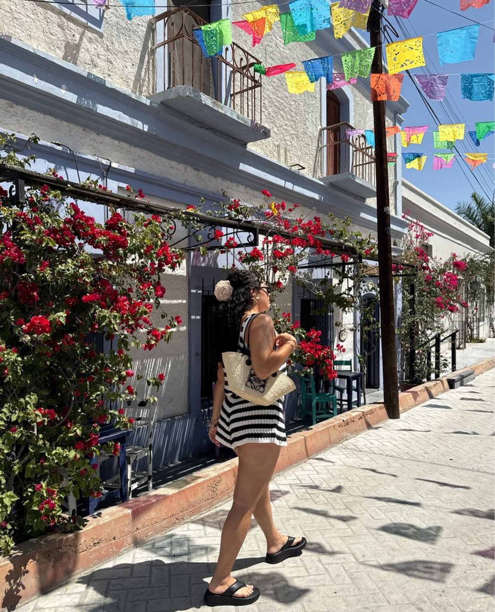 Casual travel outfit

#LTKTravel #LTKSeasonal #LTKItBag