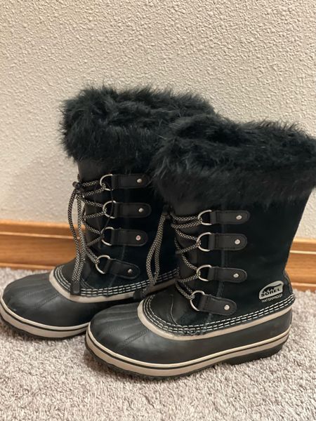 Never too early to start thinking snow boots! Perfect gift for the holidays is a sorel pair of boots! I love my Sorel boots in the Idaho winters! #sorel #nordstrom #saksfifthave #boots #winter #giftguide 

#LTKHolidaySale #LTKshoecrush #LTKHoliday