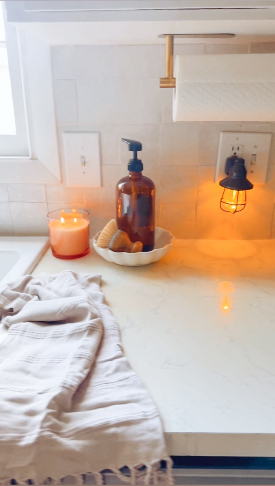 Summer kitchen 
Simple counter styling 

#LTKSeasonal #LTKHome #LTKSummerEdit