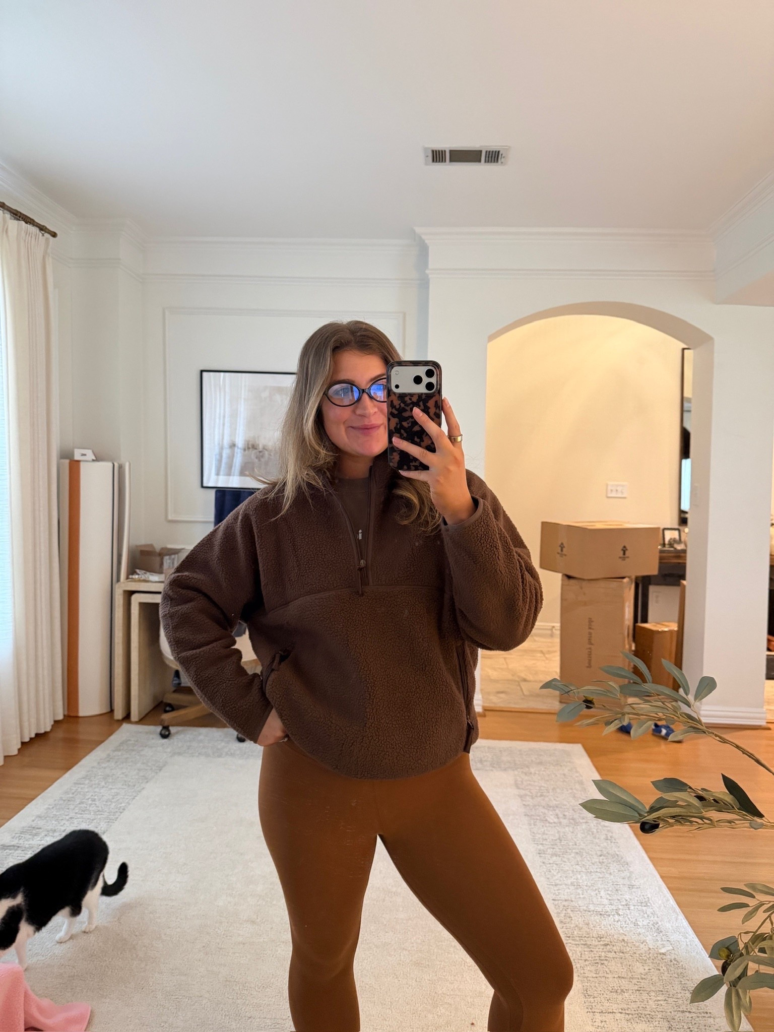 Amazon fleece (look for less!!) — perfect for winter lounging ❄️

Amazon fashion, Amazon fleece, winter athleisure, workout outfit, workout ootd, blue light glasses, Amazon finds 

#LTKootd #LTKSeasonal #LTKActive