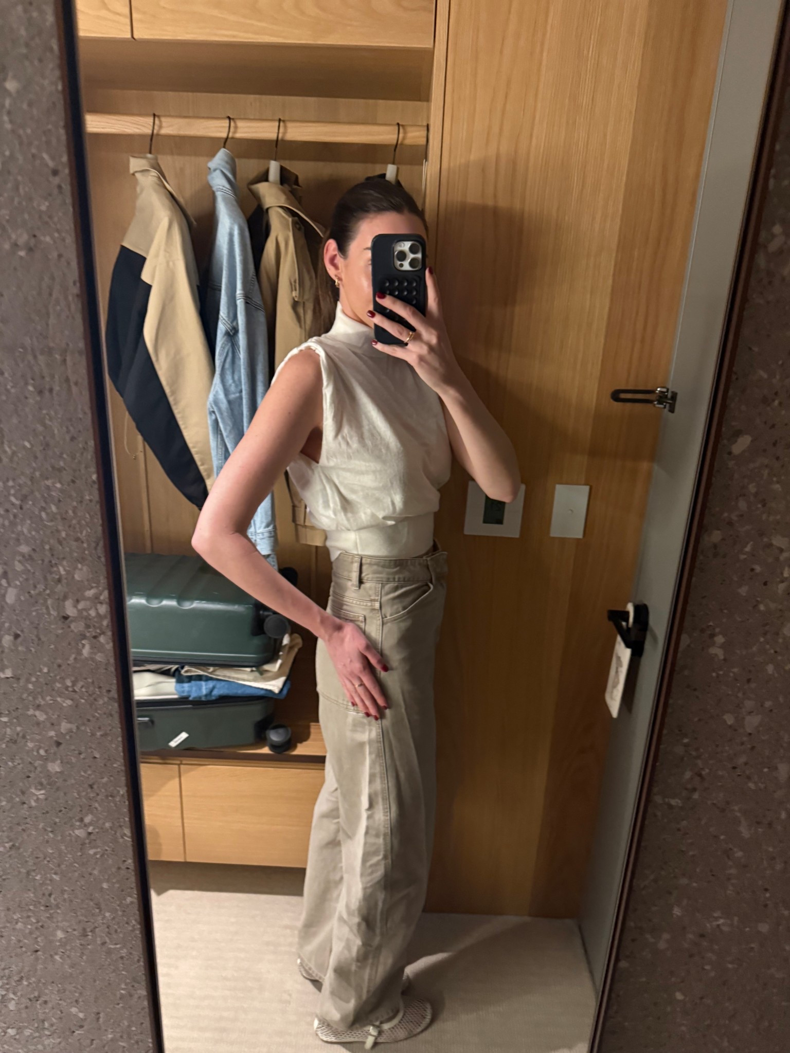 White top - wool blend high night by Henne 
High waisted barrel leg Jean in beige by Henne 
White mesh ballet flats 



#LTKstyletip #LTKaustralia #LTKspring