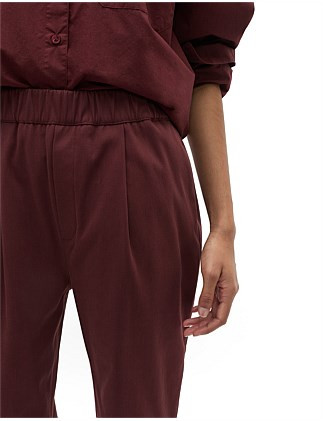 TAPERED LEG PLEAT FRONT PANT | David Jones (Australia & New Zealand)