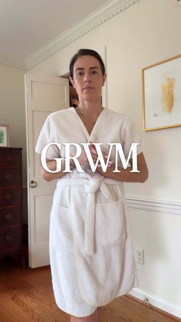 Delirious enough to think an outfit will cure me 😷

#grwm #sickmomlife #momstyle #ootd