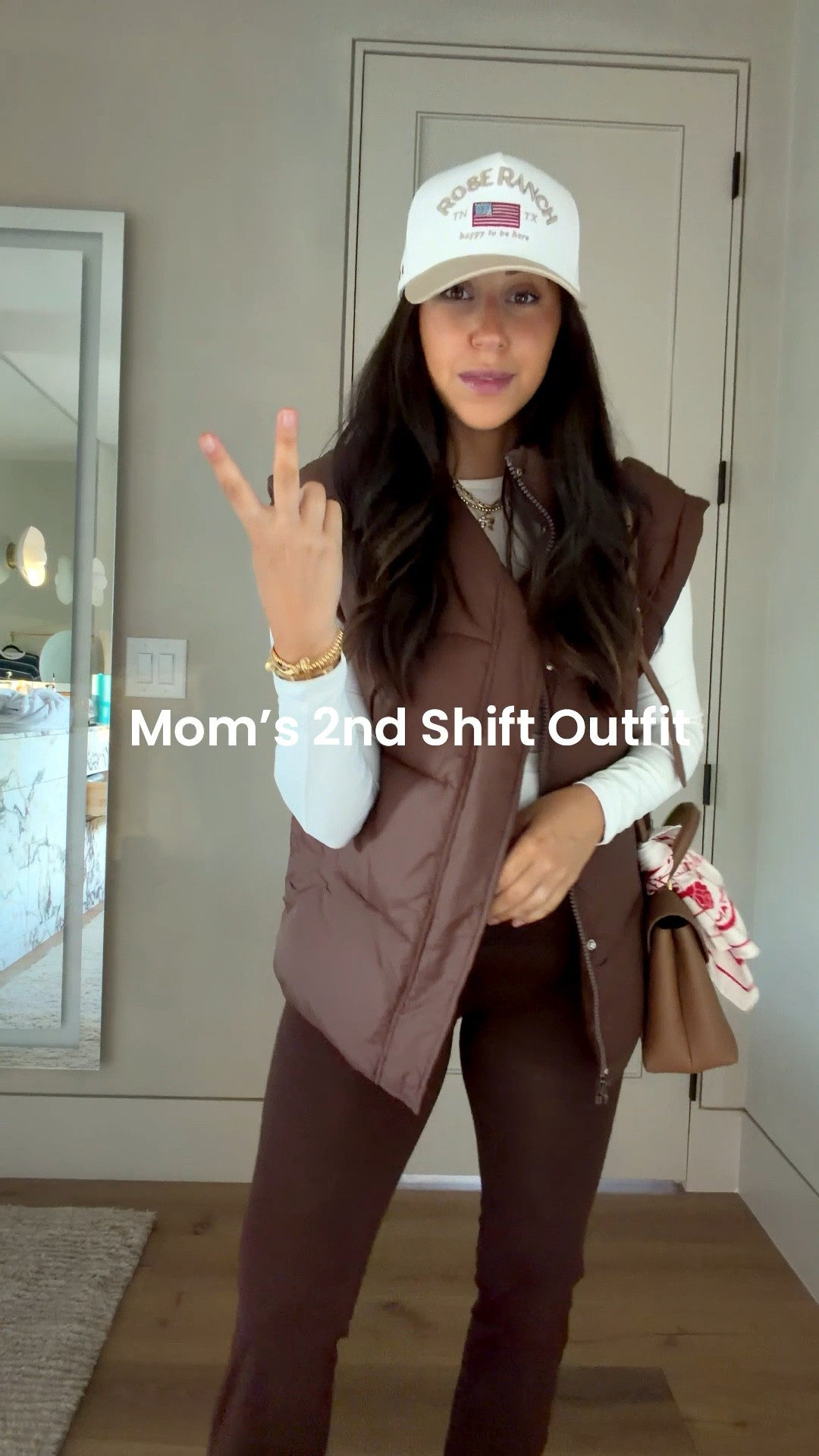 Mom’s 2nd Shift⭐️

Vest: medium 
Long sleeve: medium 
Leggings: 6

Dressupbuttercup.com #dressupbuttercup #dederaad


#LTKSeasonal #LTKActive #LTKStyleTip