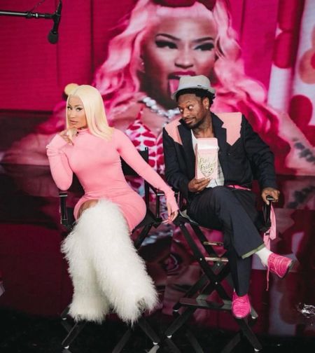 @nickiminaj posed with @funnymarco wearing a $148 @helsastudio pink mini dress and $1,845 @paristexas_it White mongolian fur stiletto boots. Would you splurge? Let us know below and find a link to purchase in our Instastory!
#nickiminaj #nickiminajfbd