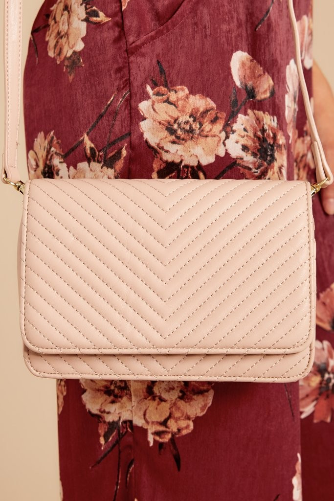 Totally Chic Nude Purse | Red Dress 