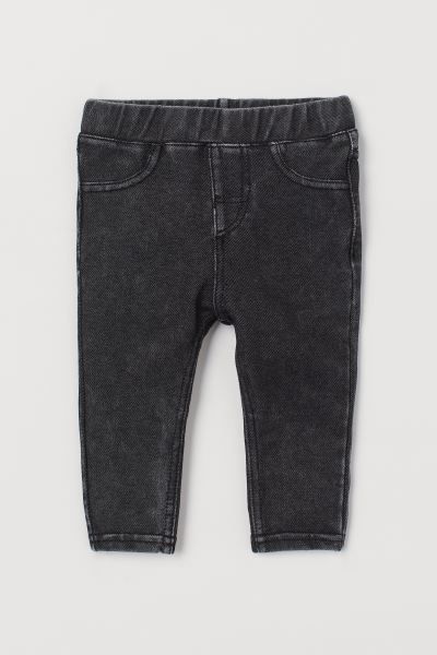Jeggings in soft, stretch denim with an elasticized waistband, mock fly, and mock front pockets. | H&M (US + CA)
