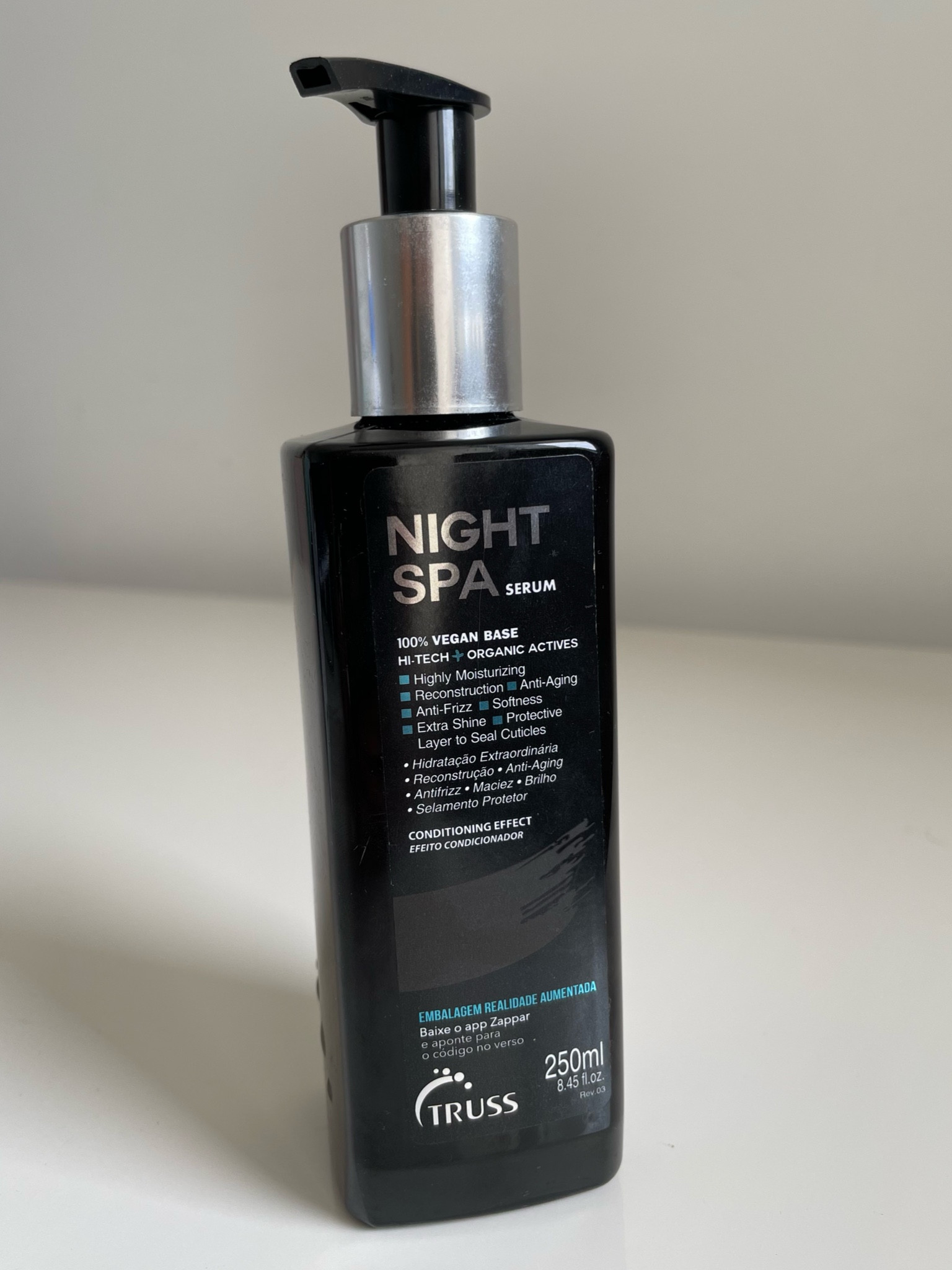 Sérum Night Spa Truss 💕
Tratamento de reconstrução para o fio danificado. Repõe a hidratação e deixa seu cabelo muito macio e brilhoso 🤌

A indicação dele é de uso noturno. Por aqui uso também durante o dia, o importante é que ele tenha algumas horas para agir no seu cabelo. Depois, é lavagem normal  

#LTKbeauty