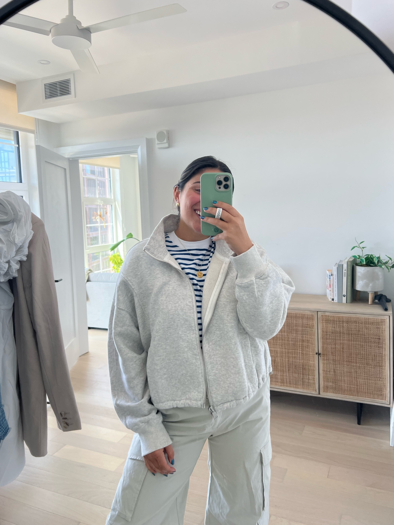 Abercrombie soft af sweatshirt, line is my favorite ever! Truly so soft and comfortable - great for the gym, etc. Wearing a large! 

#LTKSeasonal #LTKFind #LTKstyletip