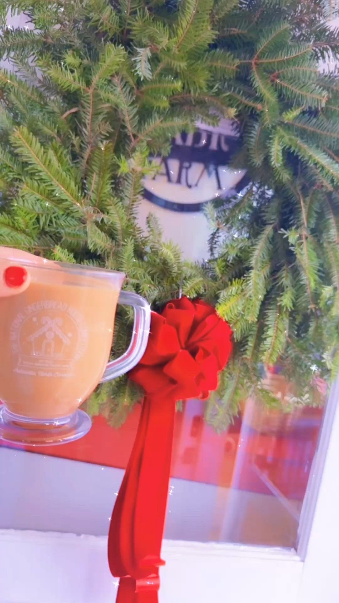 Both of my little ones majorly slept in 👶🏼💤🙌🏽 this morning after our big day at the Grove Park Inn 🎅🏻🦌🌲 yesterday - and always the best to wake up to my morning coffee ☕️ in my brand new @omnigrovepark glass mug!! 🥰😍