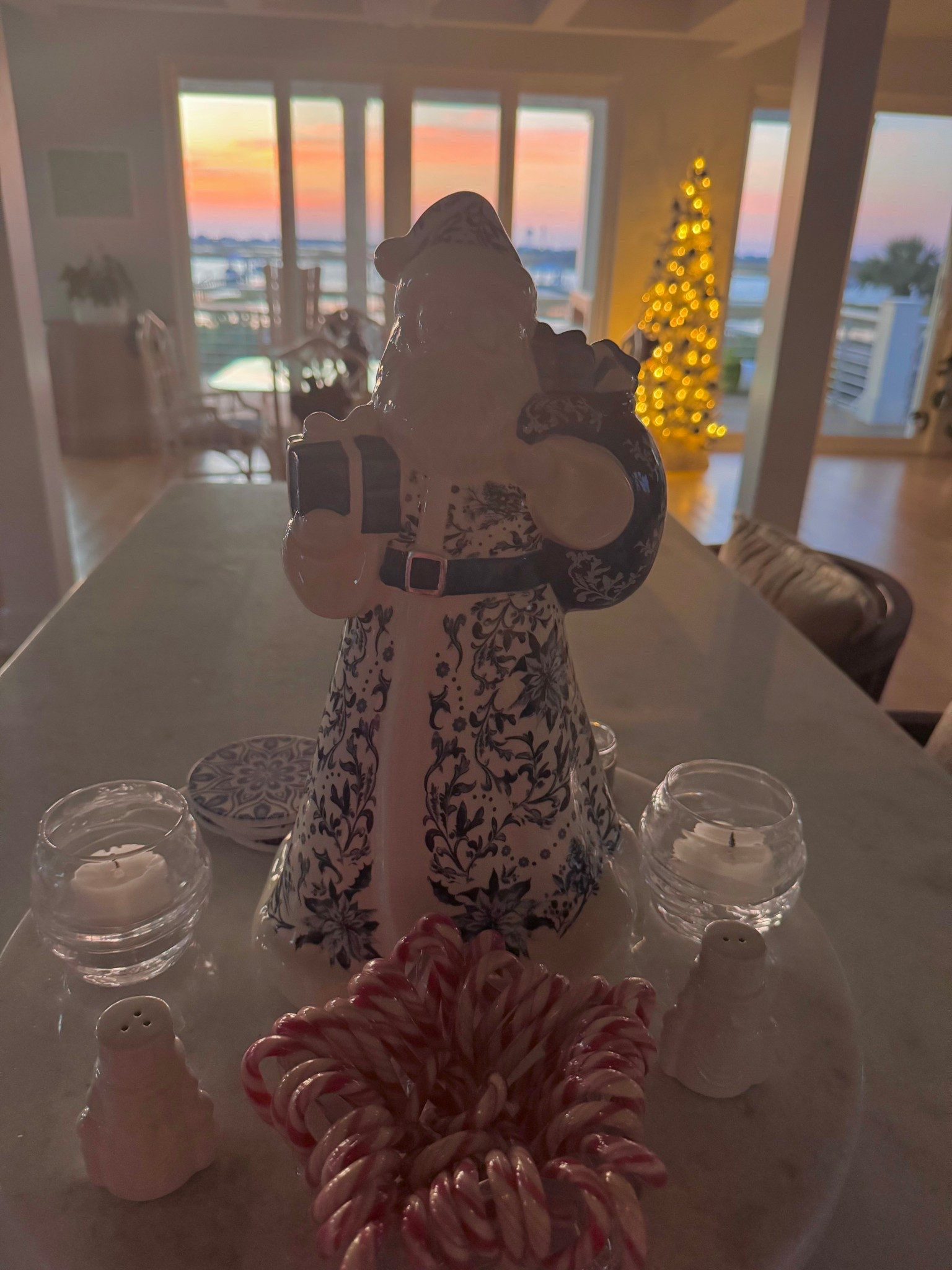 Timeless Coastal Christmas 

#LTKHome #LTKHoliday