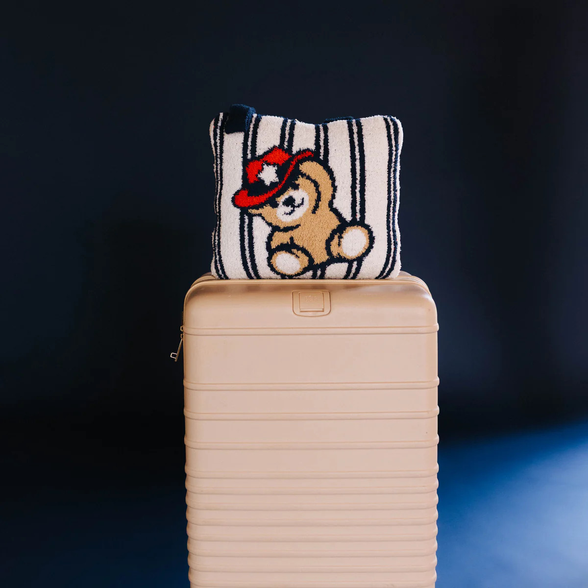 Teddy Quillow 40x50 | Staykation | Staykation