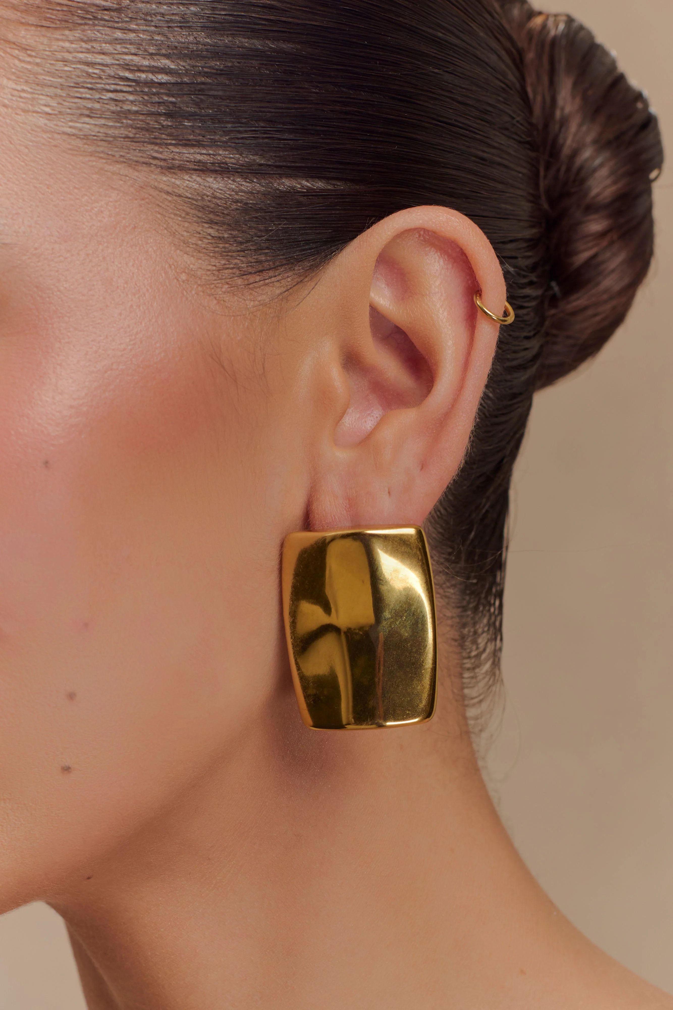 Georgia Rounded Rectangular Earrings - Gold | MESHKI US