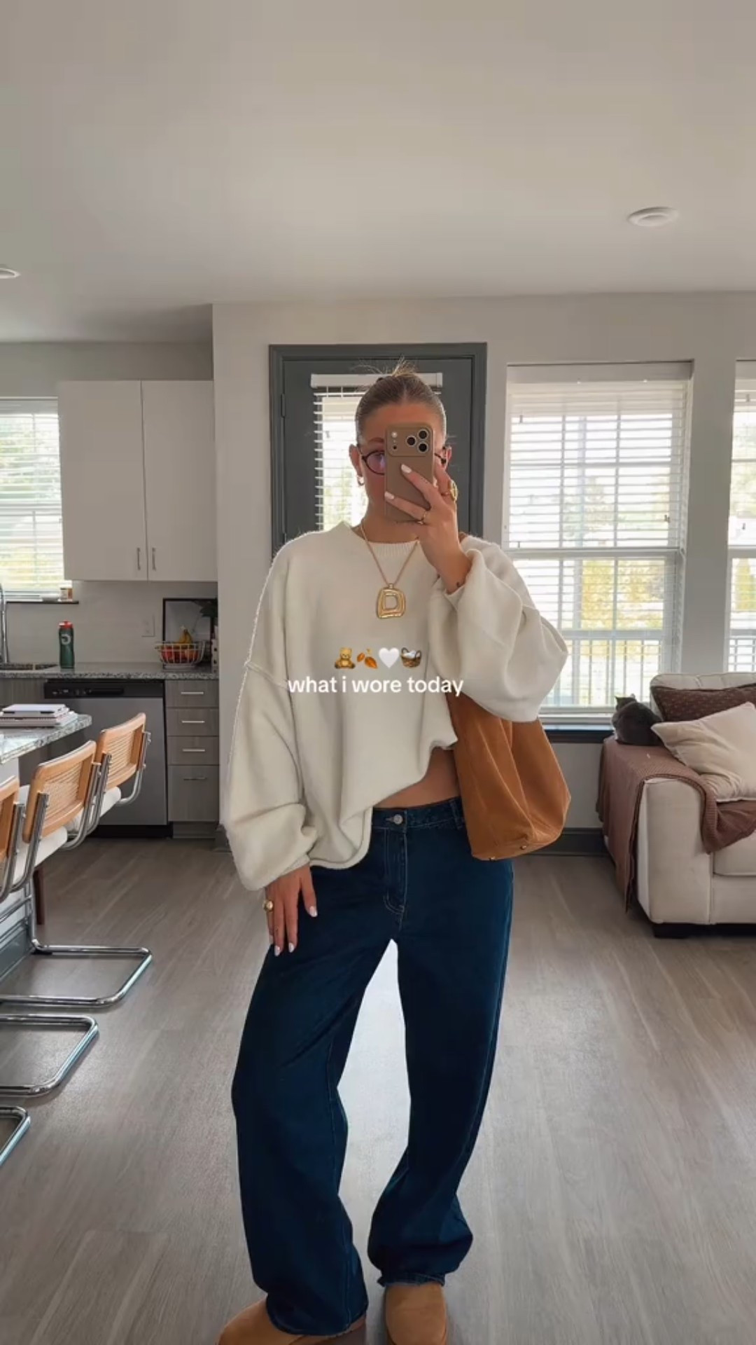 
fall ootd!
     sweater and jeans are peppermayo but i linked similar ones! my necklace is scandivv and bag is american leather co!🤎