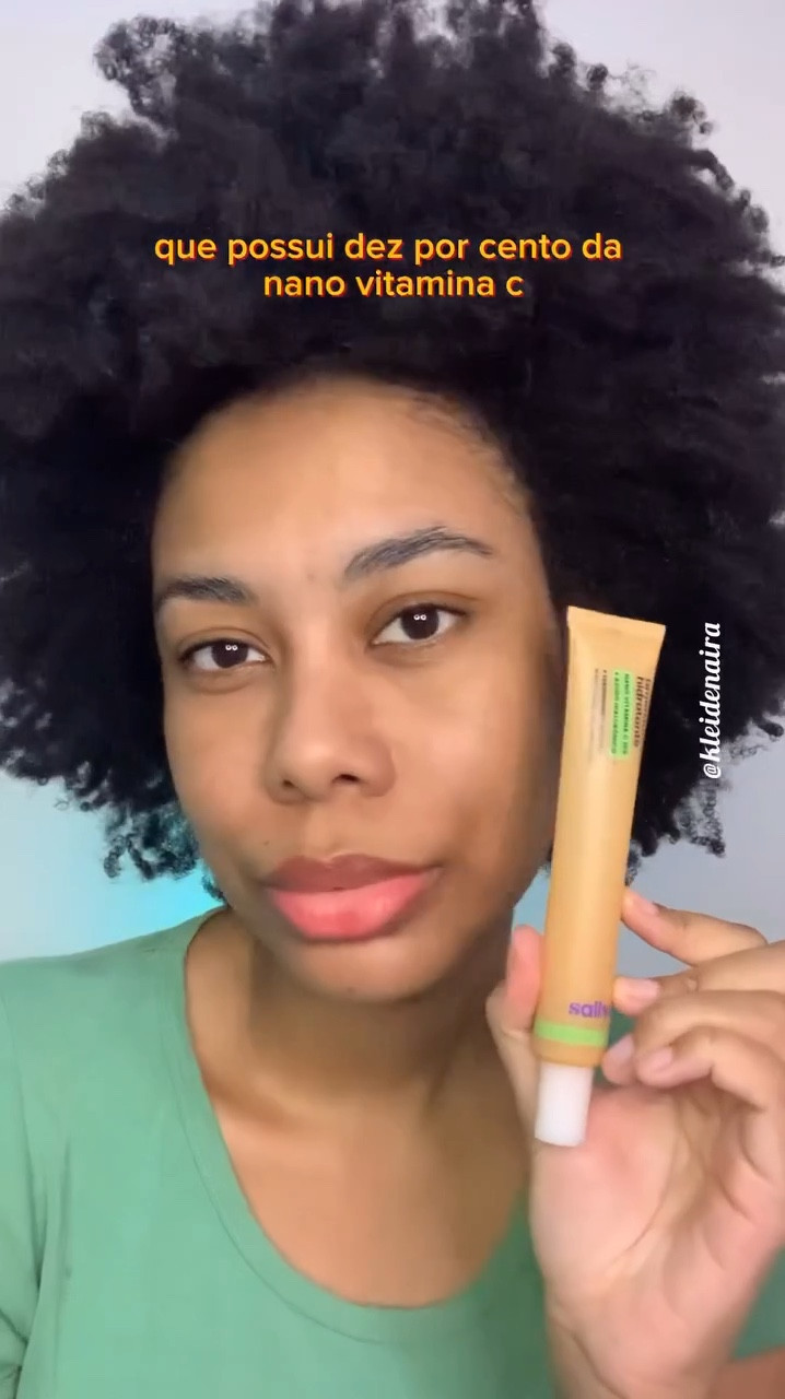 Sérum de Vitamina C da Sallve é sempre bem vindo. Pode ser usado na área dos olhos. Adoro sua perfomance na minha pele que é mista. Não fica oleoso. ❤️ 


#LTKbrasil #LTKbeauty #LTKVideo