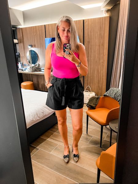 Casual dinner in a bright pink singlet top with black dressy shorts (Shoeby, xl) and leopard flats with removable bows 🎀



#LTKover40 #LTKmidsize #LTKeurope