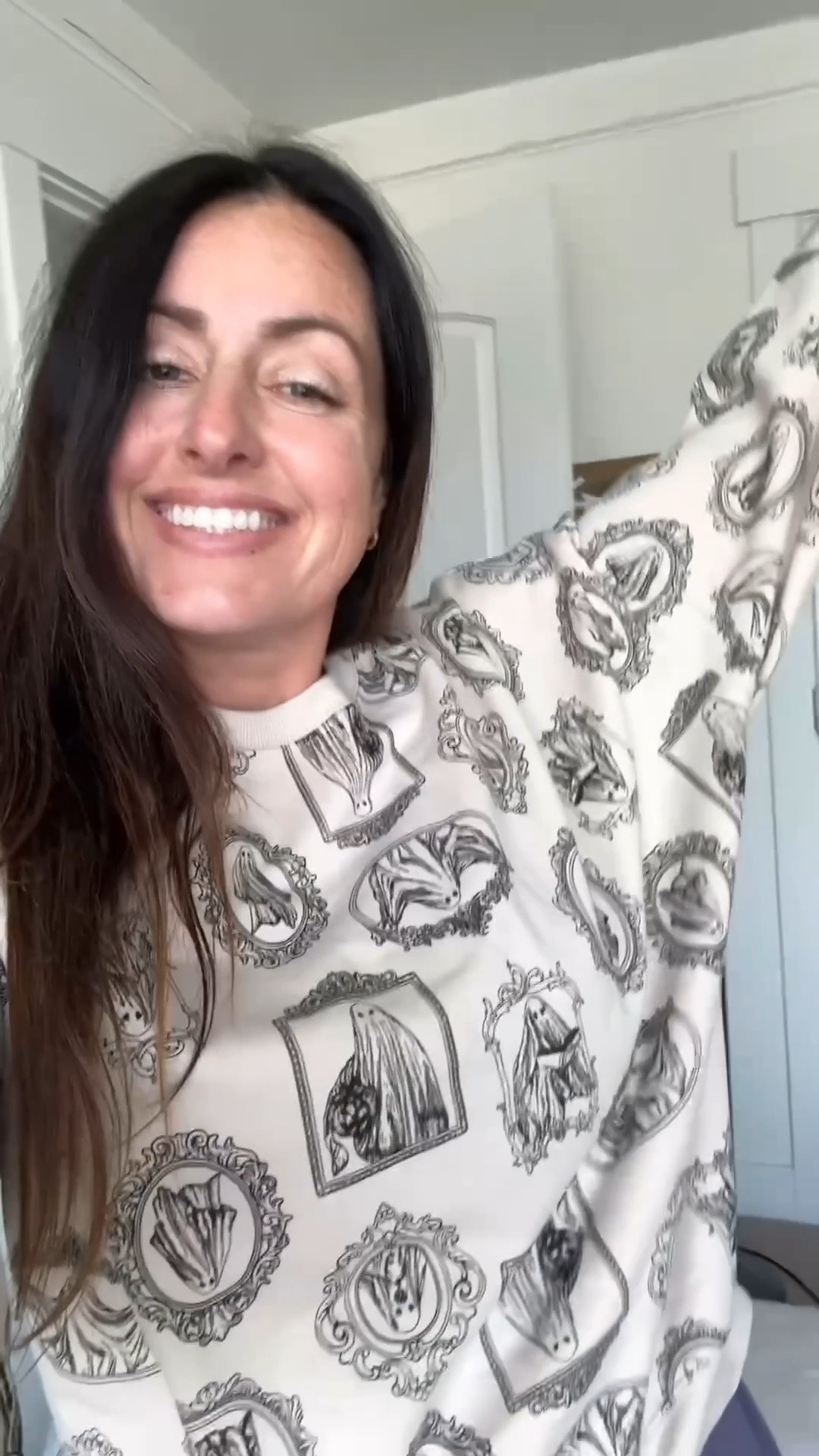 Such a goulash sweatshirt 👻! I love it! #walmartpartner @walmartstyle

#LTKSeasonal #LTKgrwm