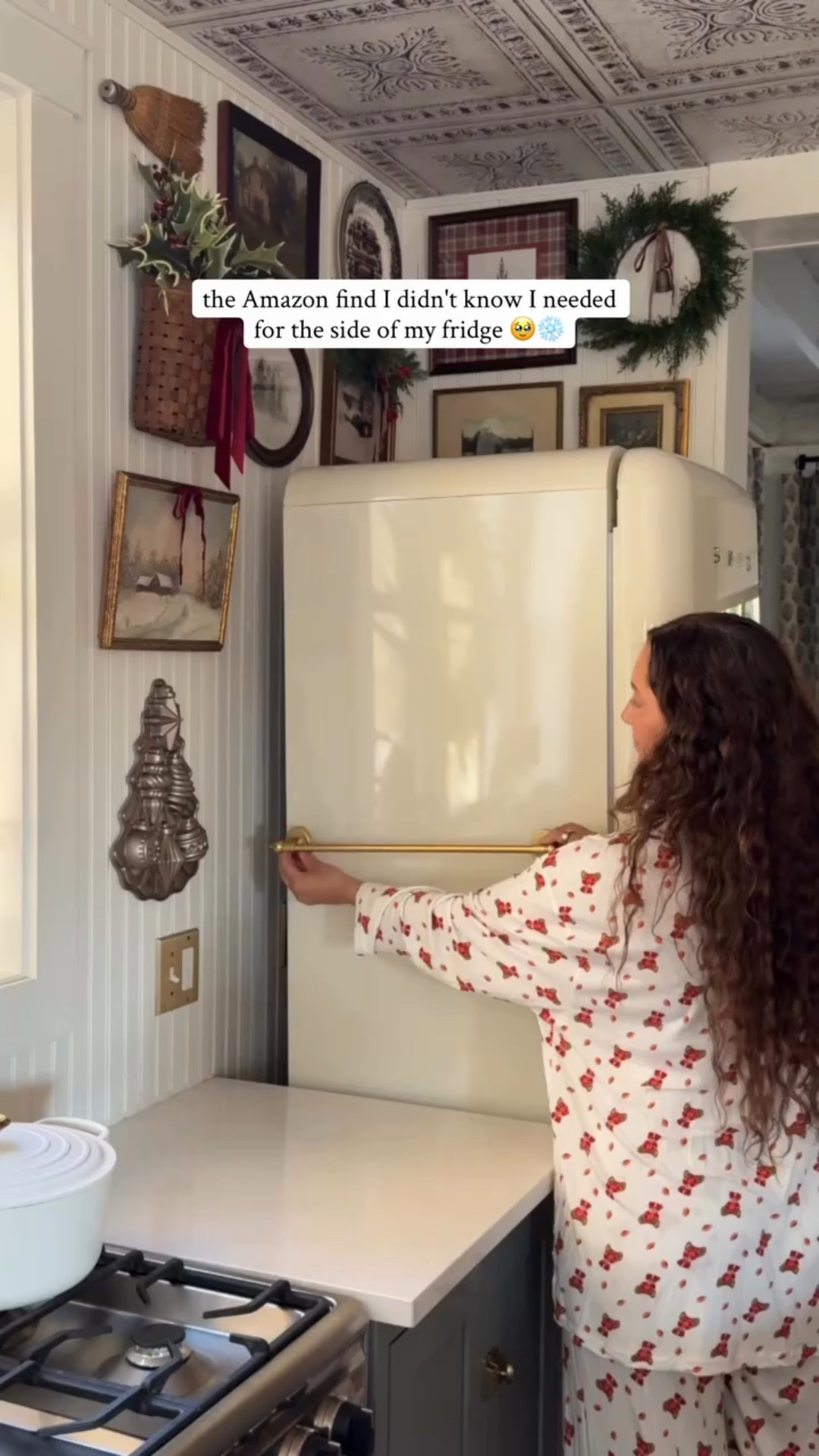 Love my lil magnetic towel bar 🥹 started using it in the fall & still loving it! 

#LTKFindsUnder50 #LTKHoliday