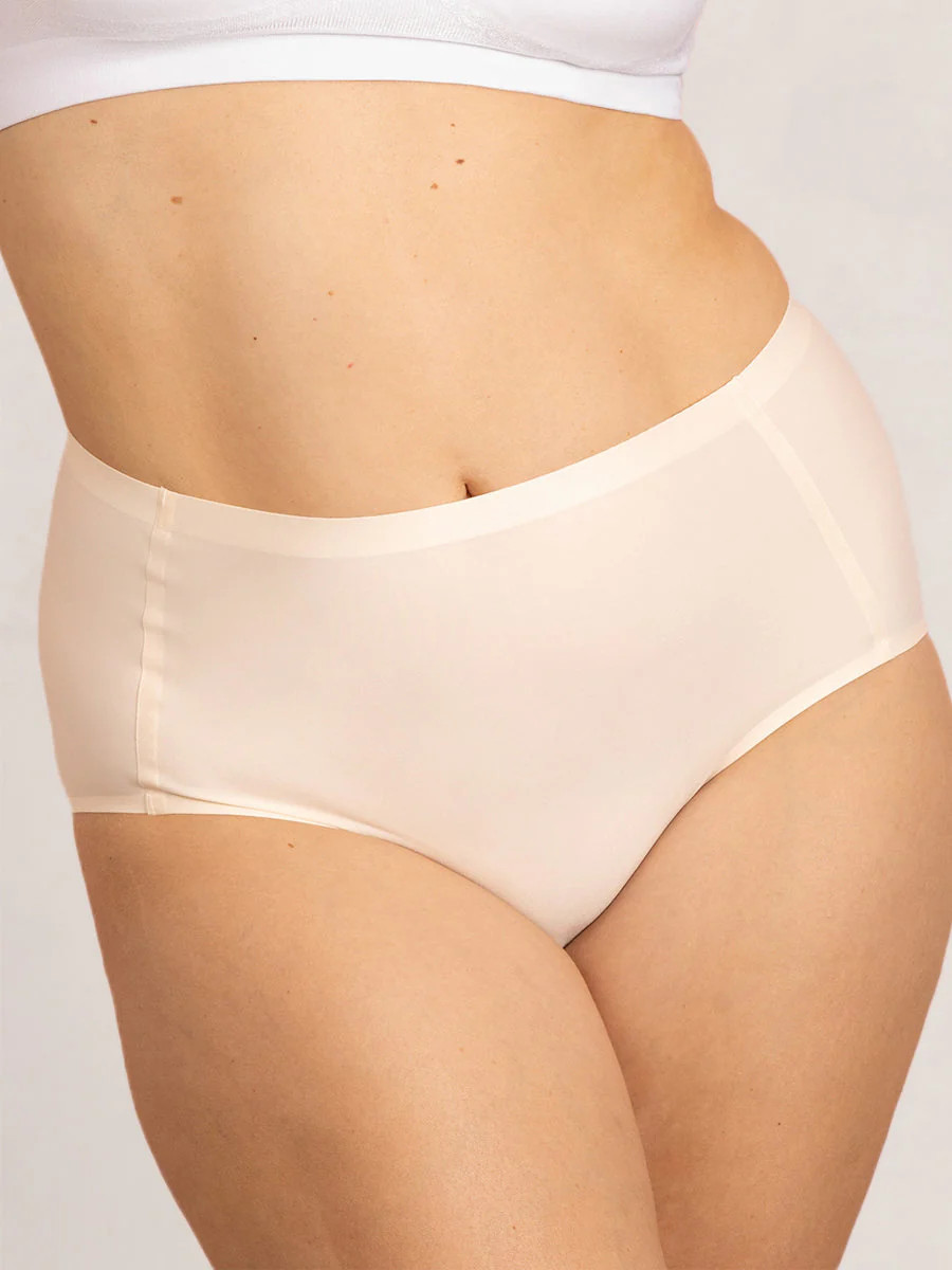 Truekind Seamless Brief Shapewear Beige M - XL | Shapermint