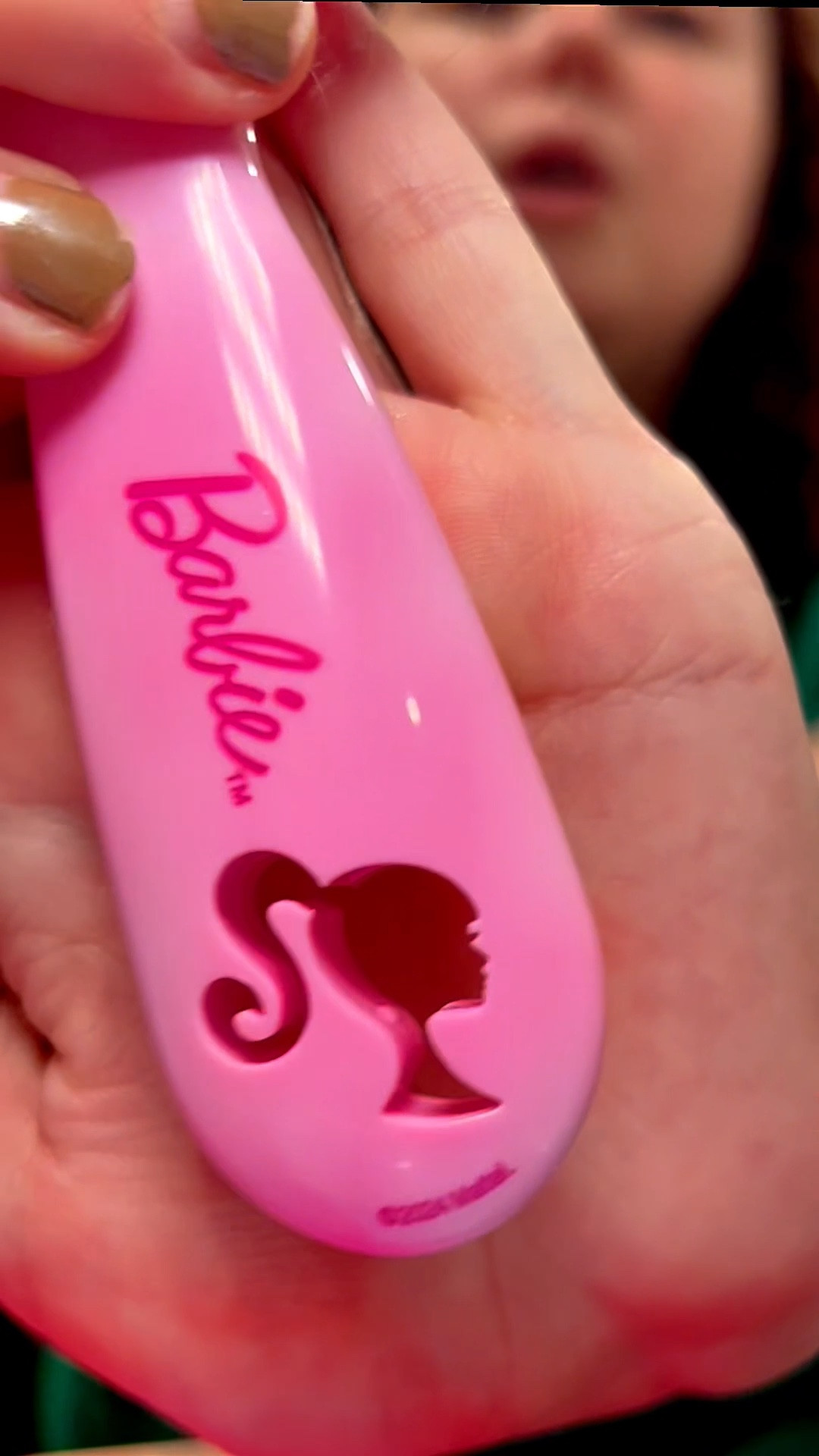 Barbie X Unbrush unboxing! We’re loving these brushes for untangling and easy brushing! Design is so cute! The mini would be a perfect stocking stuffer! 

#LTKHoliday #LTKKids #LTKGiftGuide