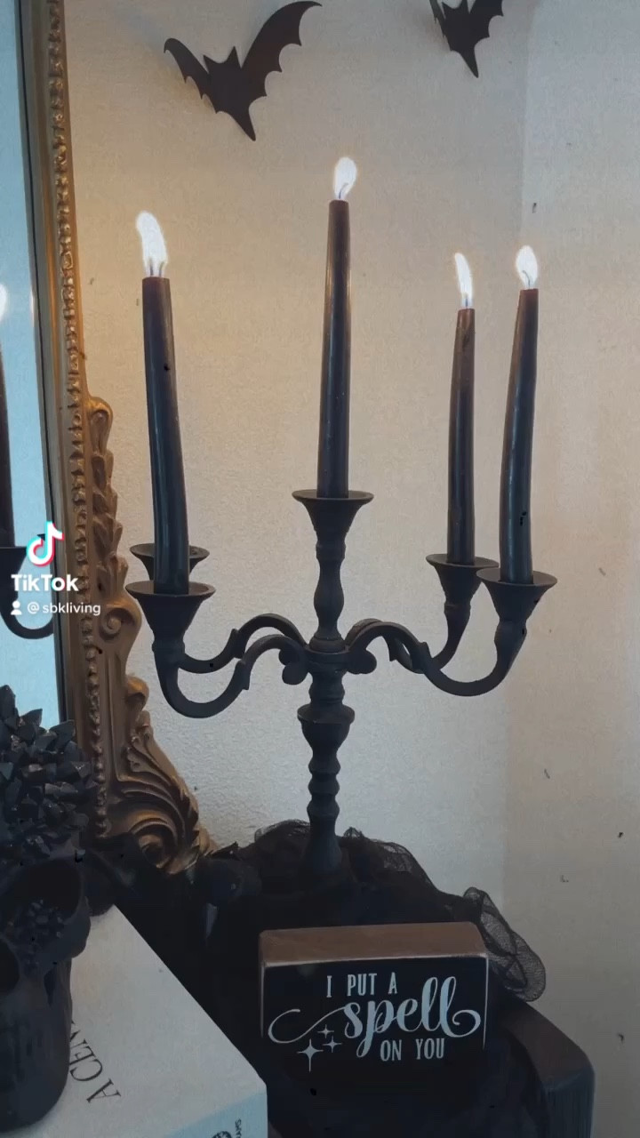 H O M E \ Halloween console table with all the spooky black decor for the entryway!

Home
Target
Amazon 

#LTKHalloween #LTKhome