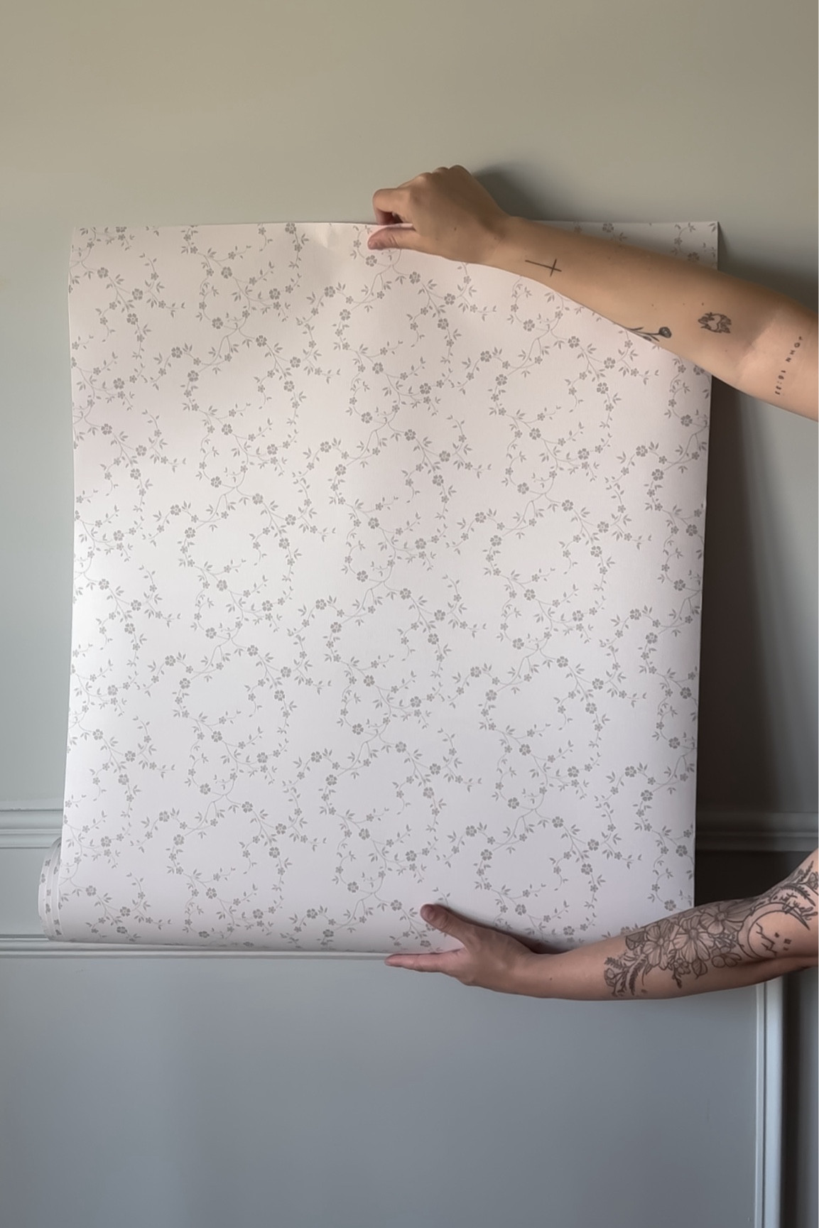 Obsessing over this @artzaco_ wallpaper.
The print is Victoria in Linen. This self adhesive wallpaper is perfect if you have never done wallpaper before like myself. If I can do this while 35 weeks pregnant and suffering from SPD you can do it!


Bedroom refresh
Vintage Inspired
Girls Room
Nursery
Wallpaper
Interior Design inspiration
Home decor
Cottage core

#asmr #asmrhome #wallpaper #wallpaperdesign #wallpaperroll #homeprojects #doityourself #doityourselfproject #peelandstick #peelandstickwallpaper #diditmyself #restockasmr #interiordesign #progress #nursery #girlsroom #vintageinspired #cozycottage #cottagecore #cottagecoreaesthetic

#LTKHome #LTKBump #LTKBaby