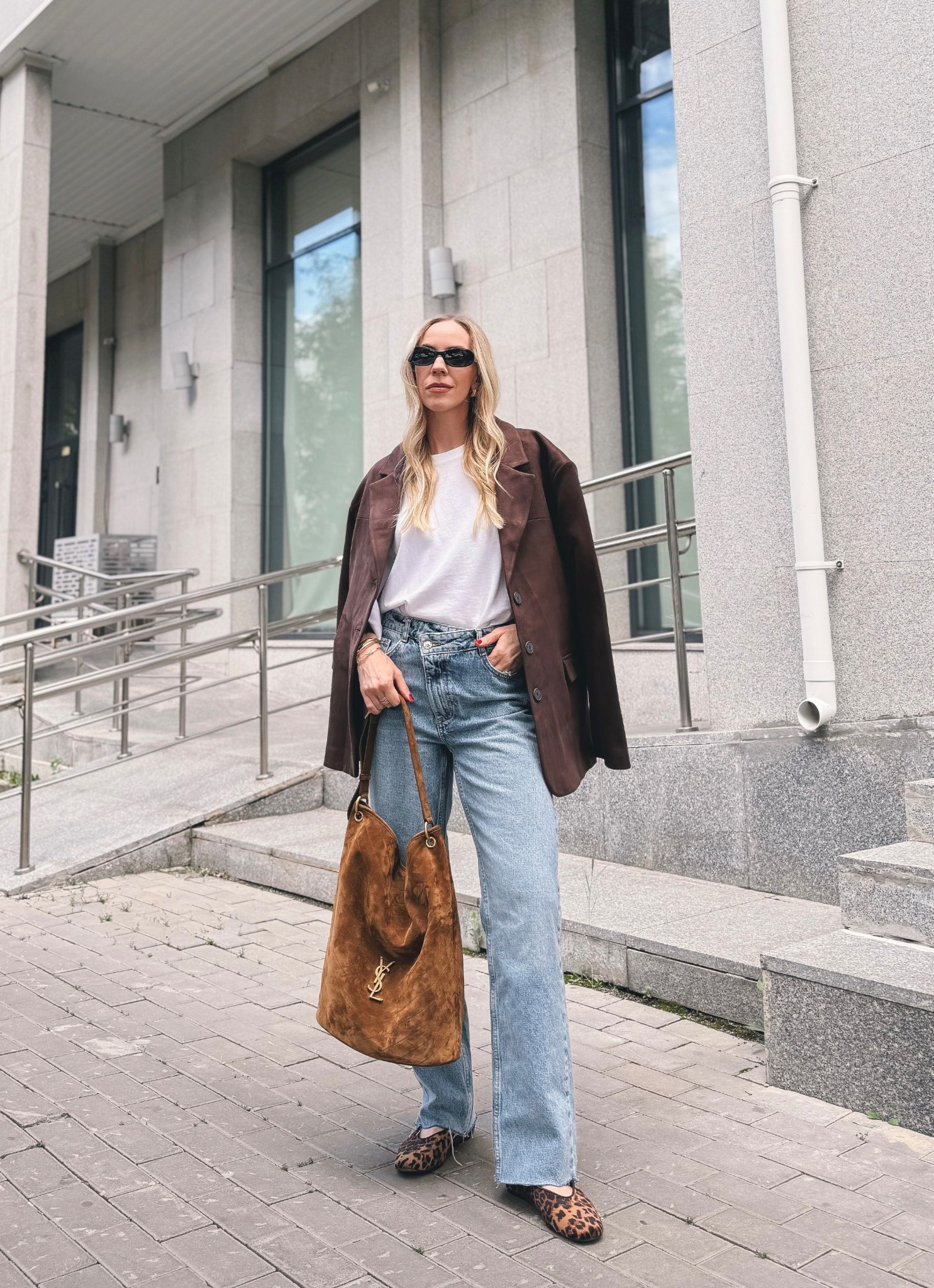 Spring outfit, faux suede blazer, white tee and jeans, @Zara crossover waist jeans, leopard print ballet flats, suede Saint Laurent bucket bag

#LTKOver40 #LTKSpringSale #LTKSeasonal