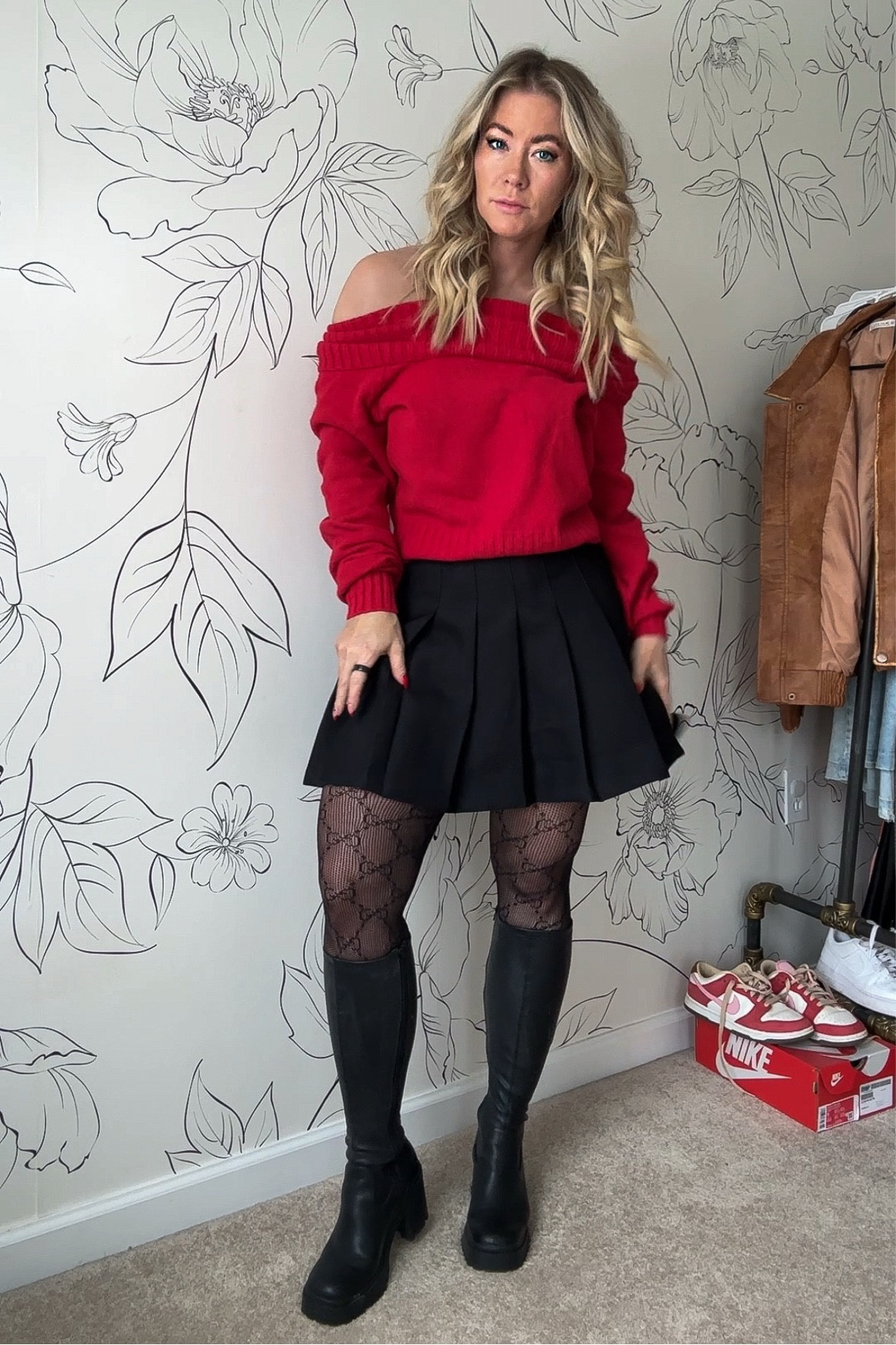 Holiday party look, pleated skirt, holiday look 

#LTKParties #LTKHoliday