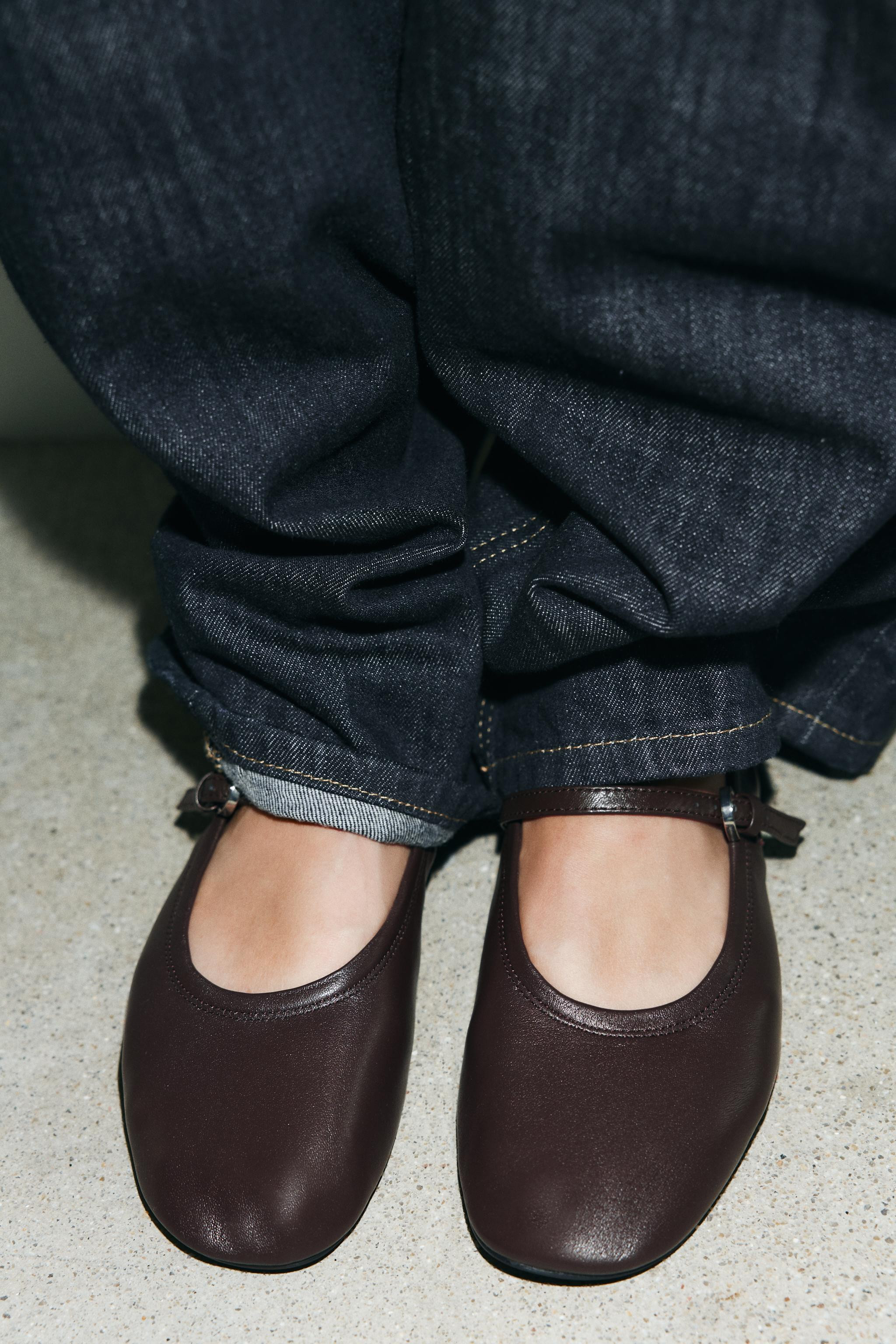 SOFT LEATHER BALLET FLATS | Zara UK