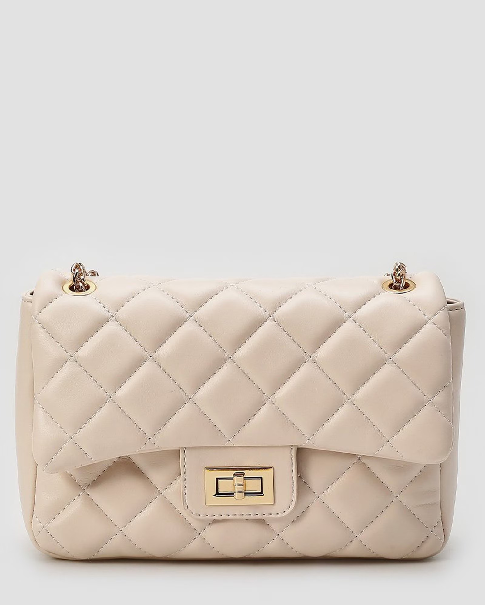 Bolsa shoulder matelassê com aba e alça de corrente branca | Accessori by Riachuelo | Riachuelo (BR)