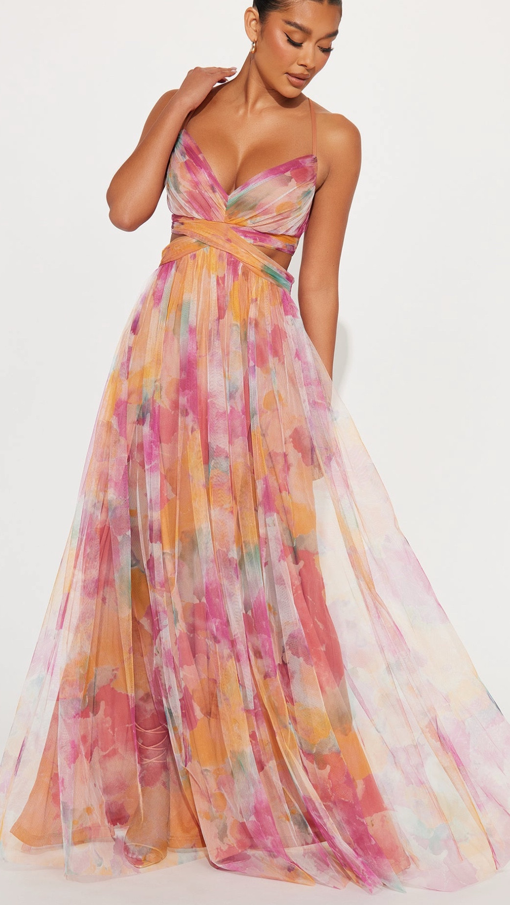Vacation Dress for a romantic dinner! Please reach out to me for the link to this dress since Fashion Nova is not listed on this site ✨