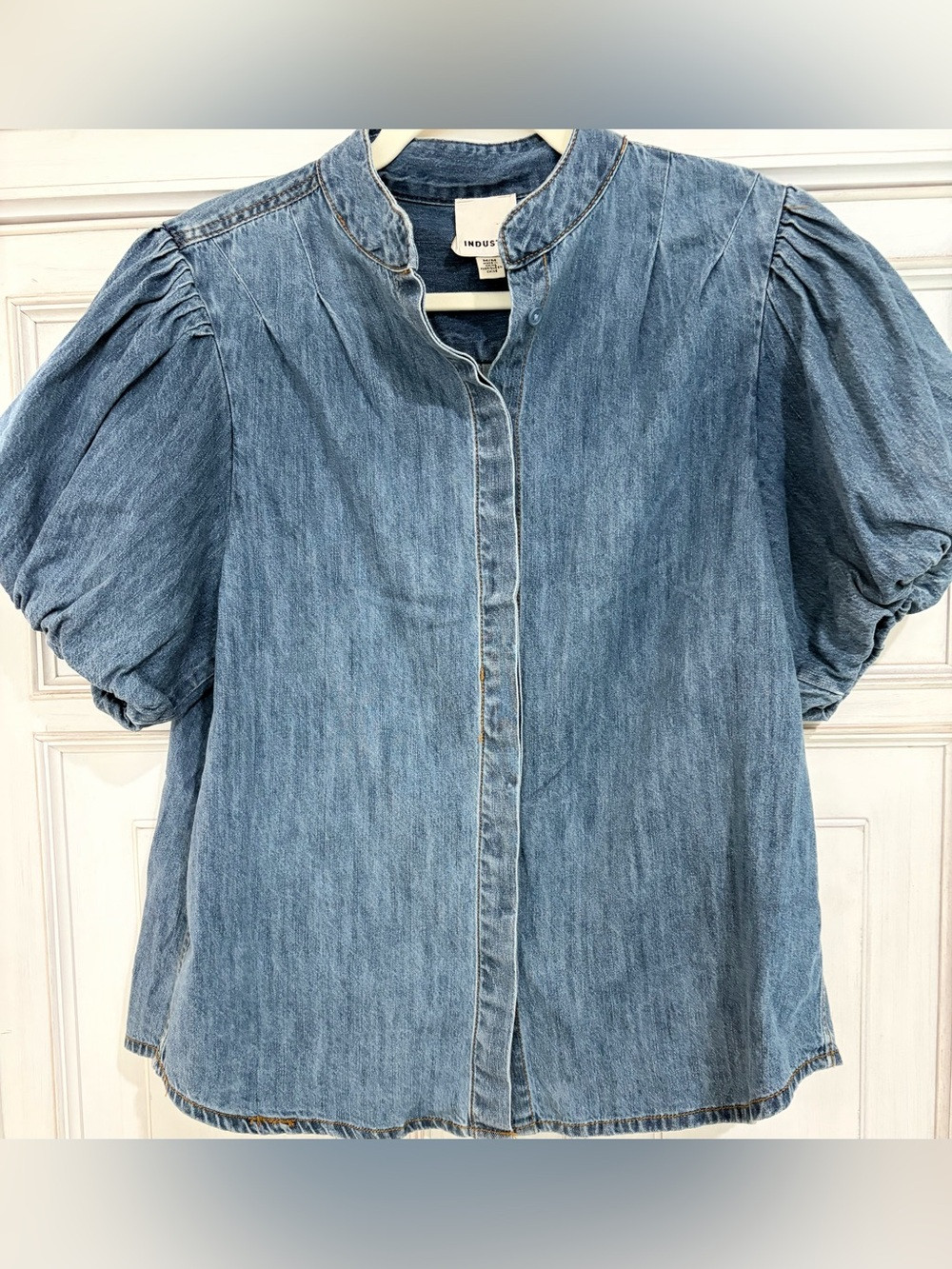 NWOT SZ M INDUSTRY Denim Button-Front Top in Denim Light Blue puff sleeves | Poshmark