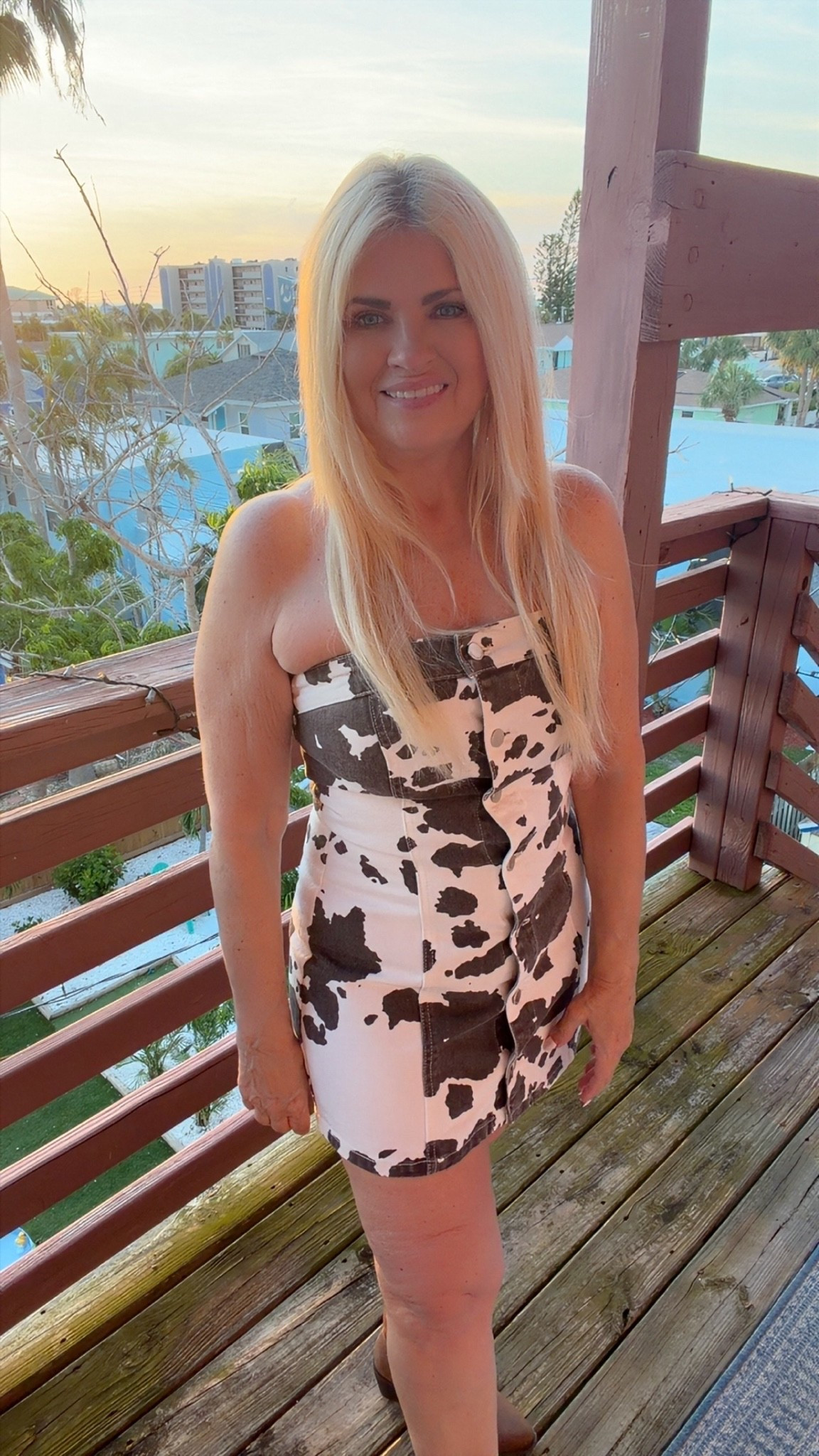 Cow print is officially the trend of the summer 🤎🐄 This strapless denim mini dress is such a fun statement piece for concerts, country nights, Nashville trips, vacations, and summer events.

#LTKootd #LTKPetite #LTKU