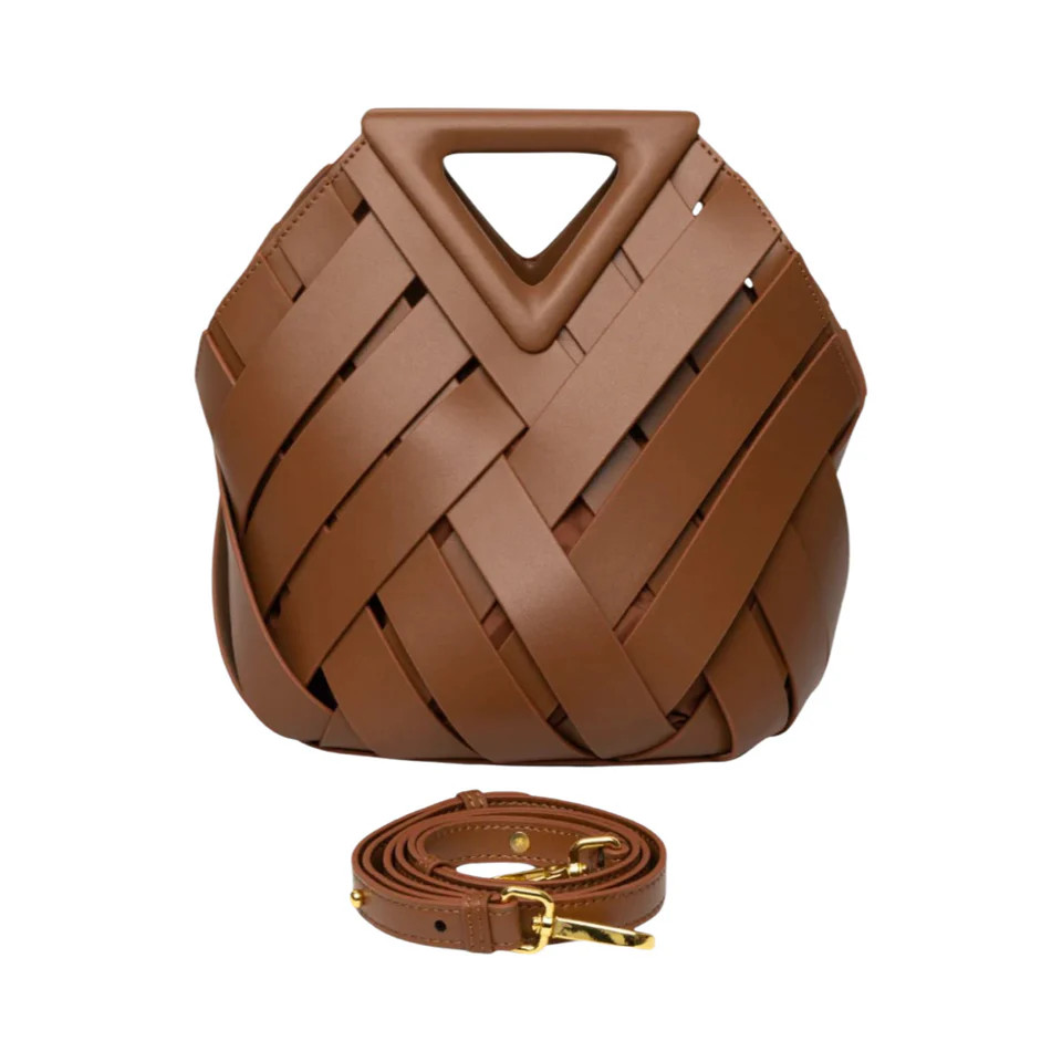 ANNIKA | ALL SANTAELLA