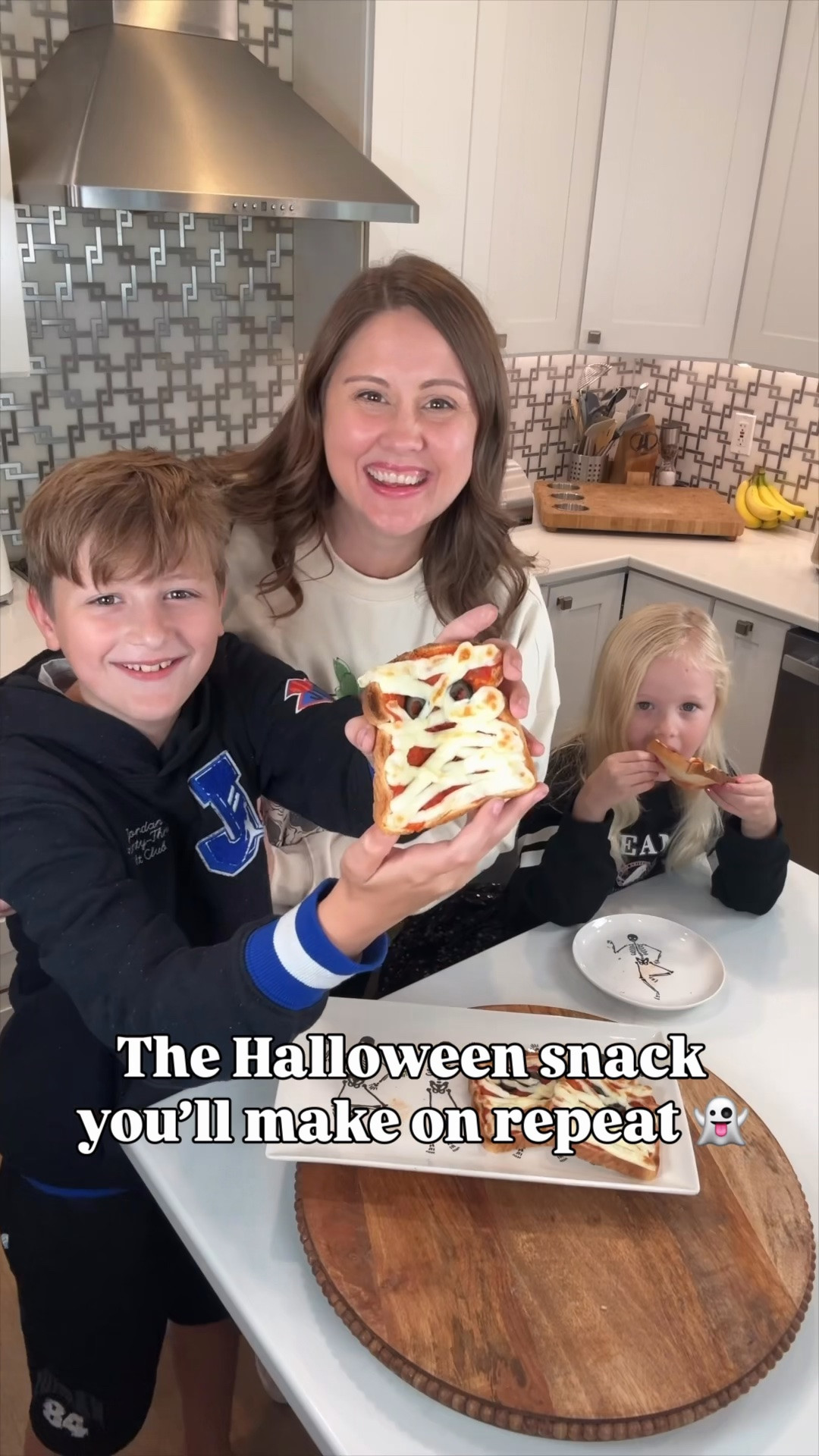 👻🍕 The Halloween snack that’s almost TOO cute to eat!! These Mummy Pizza Toasts are so easy and only need a few simple ingredients.

Pizza sauce + string cheese + black olives turn plain toast into the cutest little mummies! 🎃 Perfect for an after-school snack, easy Halloween lunch, or spooky party tray.

SAVE this one for your Halloween menu!! 🖤

#HalloweenSnacks #HalloweenFood #MummyPizza #SpookySeason #EasyHalloweenIdeas #LTKHalloween #LTKFamily

#LTKSeasonal #LTKfoodie #LTKHome