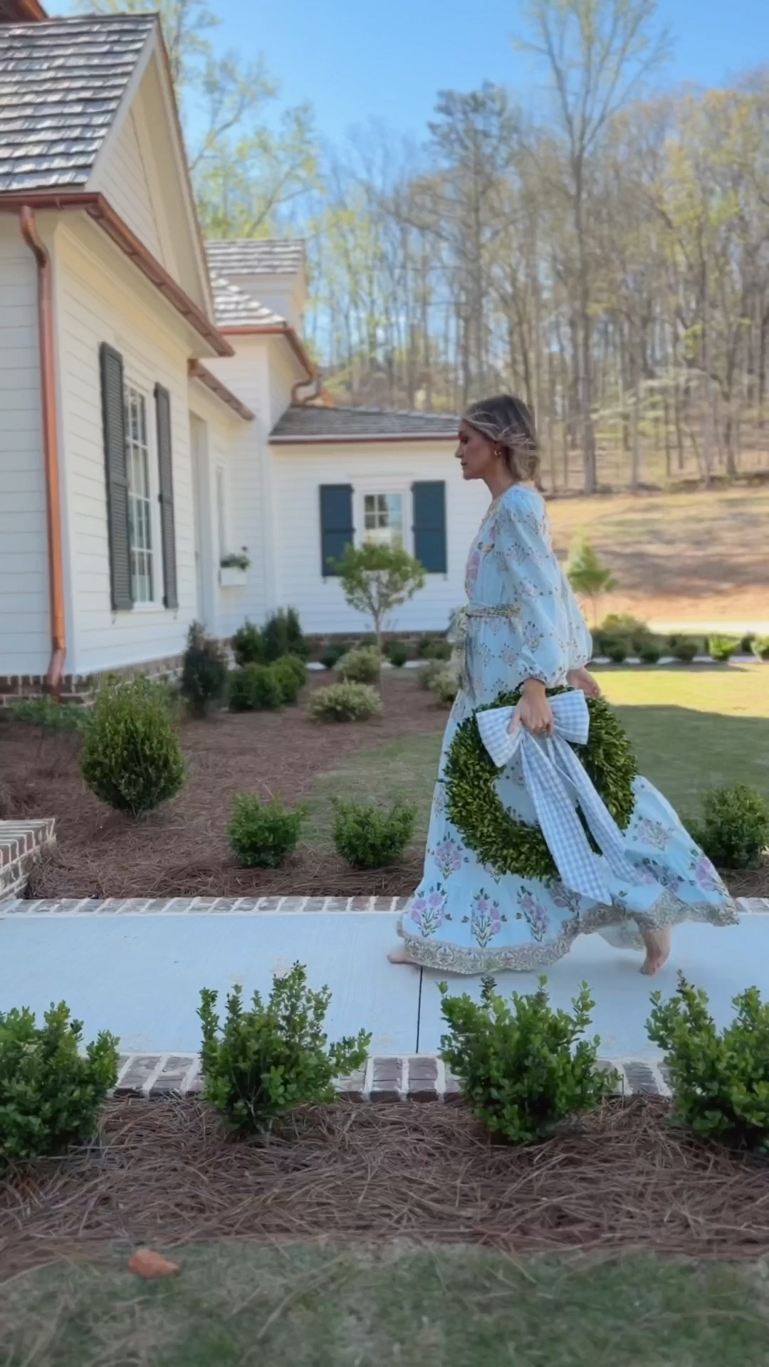 Wearing the Xs in this dress 🤍