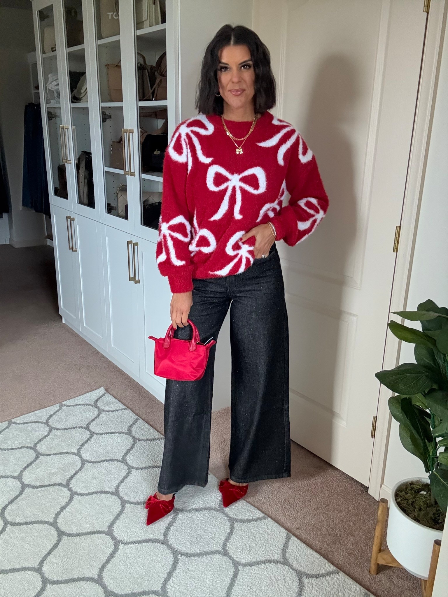 Walmart bow sweater on sale for $14! I’m in size small. Size 2 in jeans 

#LTKCyberWeek #LTKSeasonal #LTKHoliday