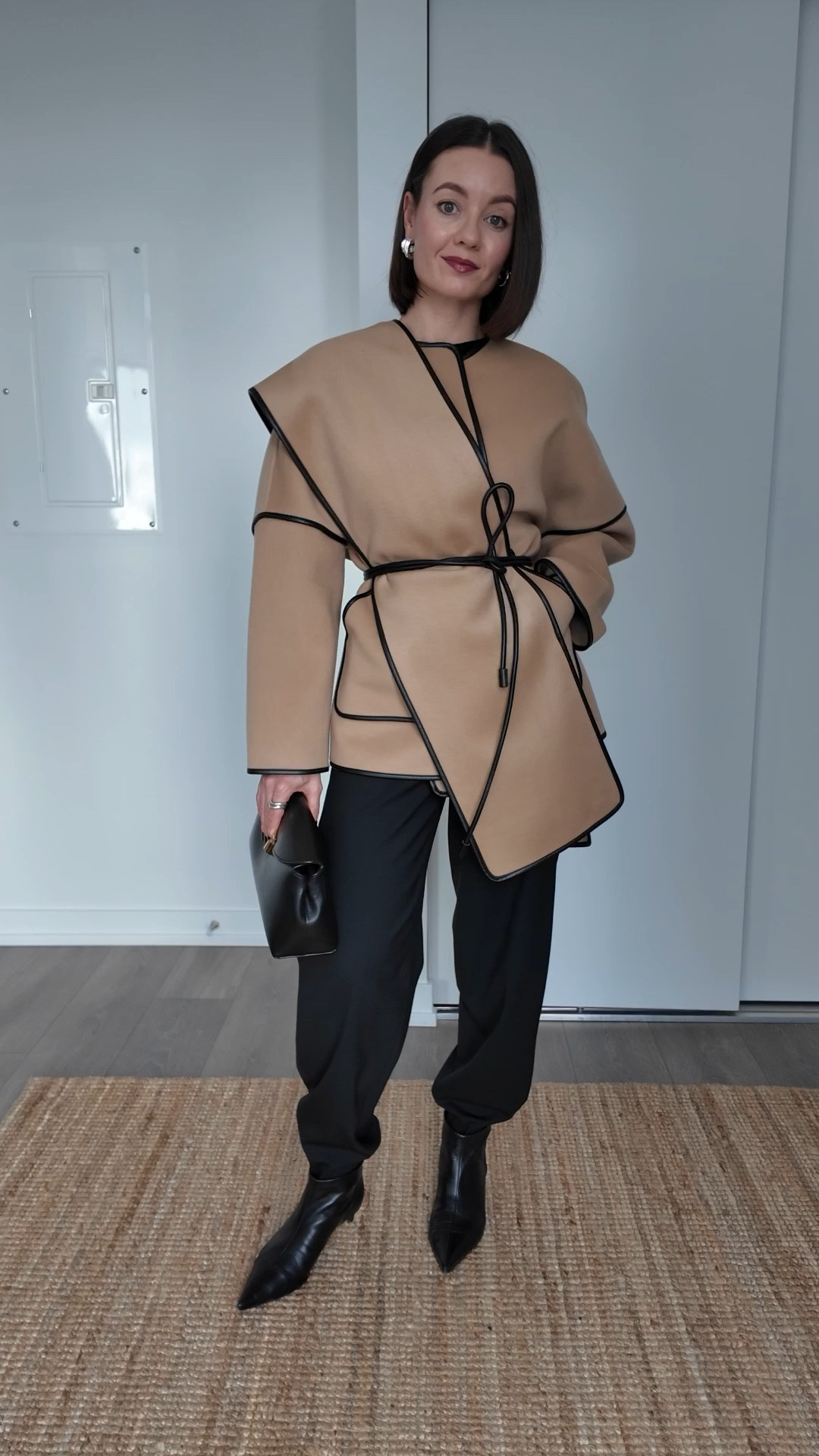 Love everything about this look! The scarf coat is definitely the star of the show!

Scarf coat (s, Sansha15 for new customers/Sansha10 for returning customers), tapered trousers, rope belt  

#LTKootd #LTKSeasonal #LTKHoliday