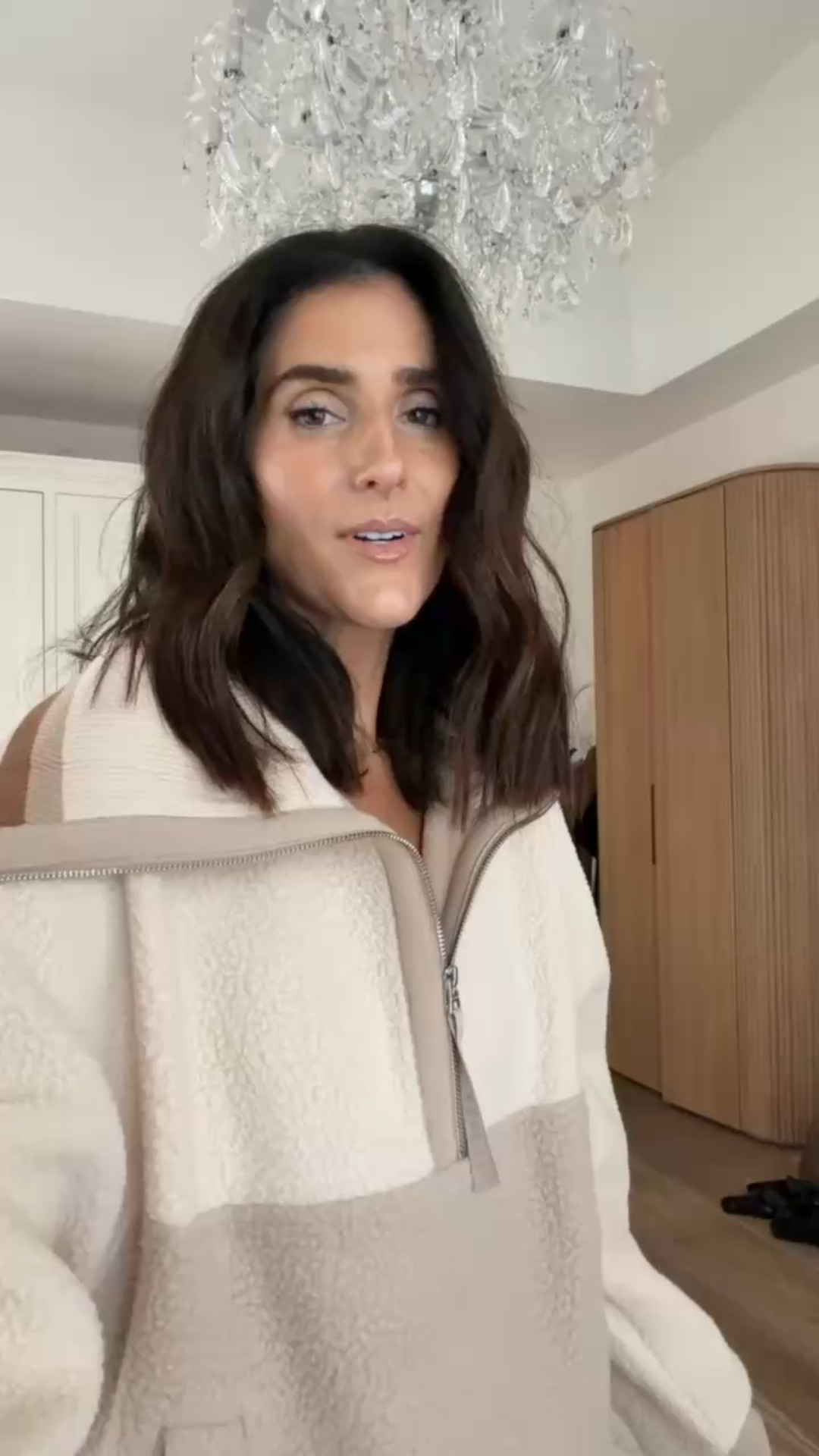 For anyone who is also handbag obsessed…. Girls this new arrival is soooo good! I love how soft it is, the style, functionality and size. 
I’m  just shy of 5-7” wearing the size small sweatshirt. #amazon #handbag #giftidea #stylinbyaylin #aylin #varley #bag

#LTKBeauty #LTKootd #LTKSeasonal