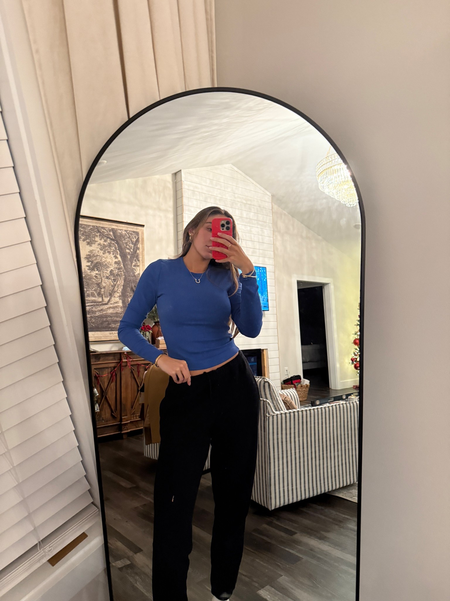 If I could shop at one place forever, it would be @aritzia linking all of my favs & what’s on my wishlist for the big sale!! #ad #aritziapartner #paidlink 