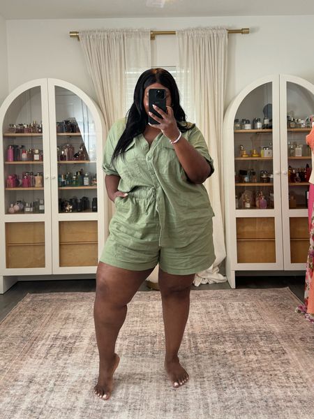 Target Linen Shorts and Matching Shirt - comes in a terracotta color as well. 

Wearing a 2X

Plus Size Fashion, Plus Size Target, Vacation Outfits, linen shorts, linen dress 

#LTKPlusSize #LTKFindsUnder50 #LTKFindsUnder100