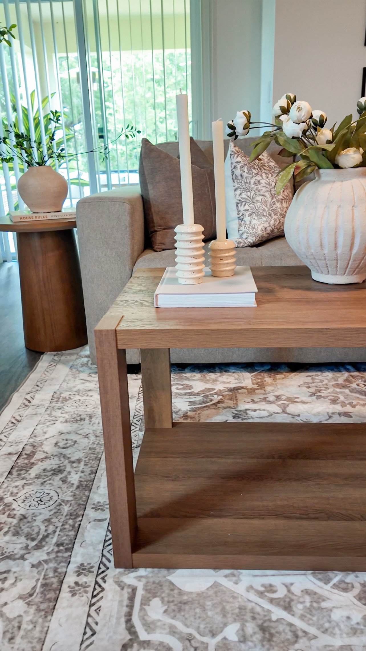 Living room decor | Coffee table 

#LTKHome #LTKSaleAlert #LTKStyleTip