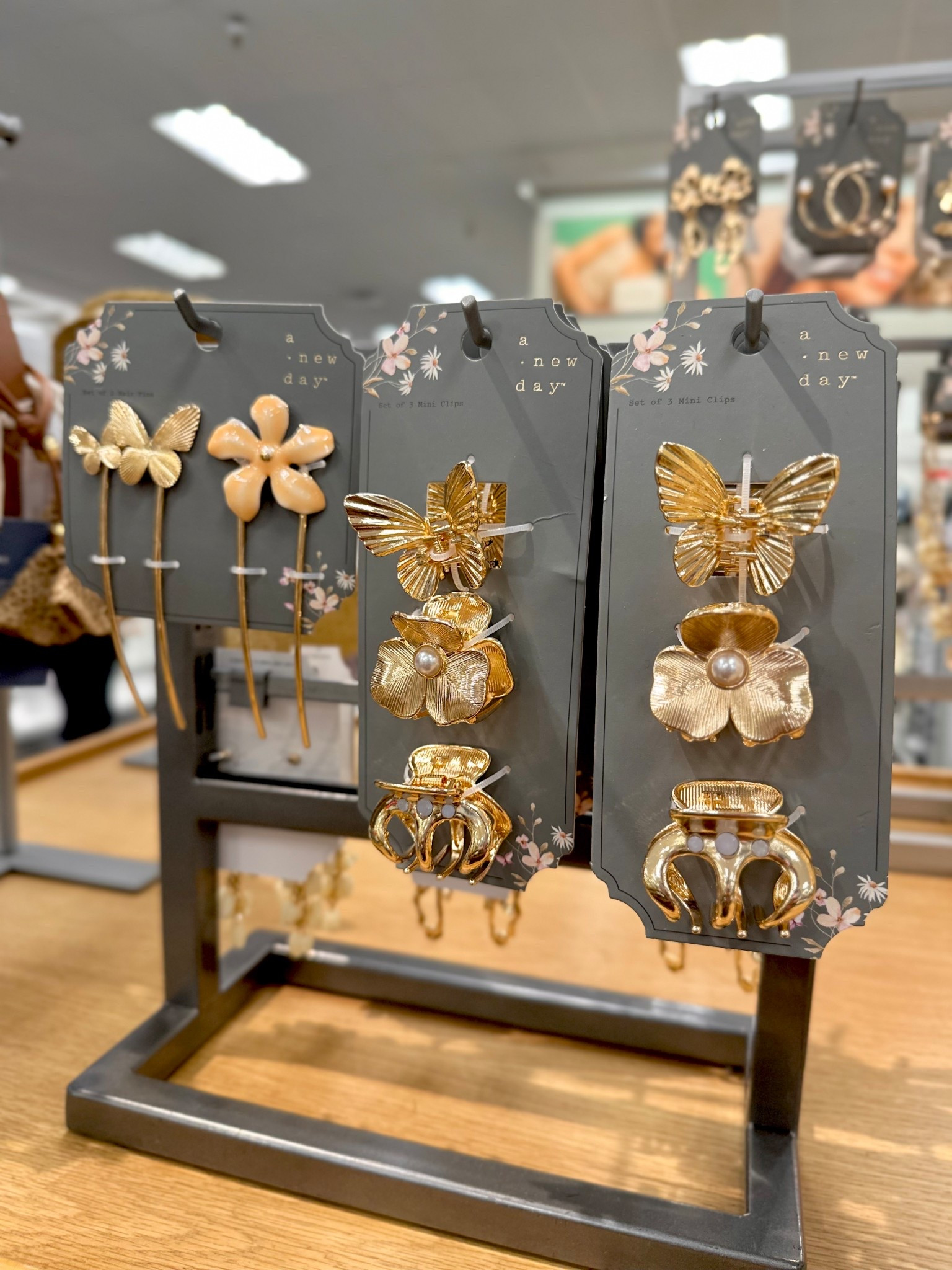 Spring accessories 

#LTKFestival #LTKootd #LTKgrwm