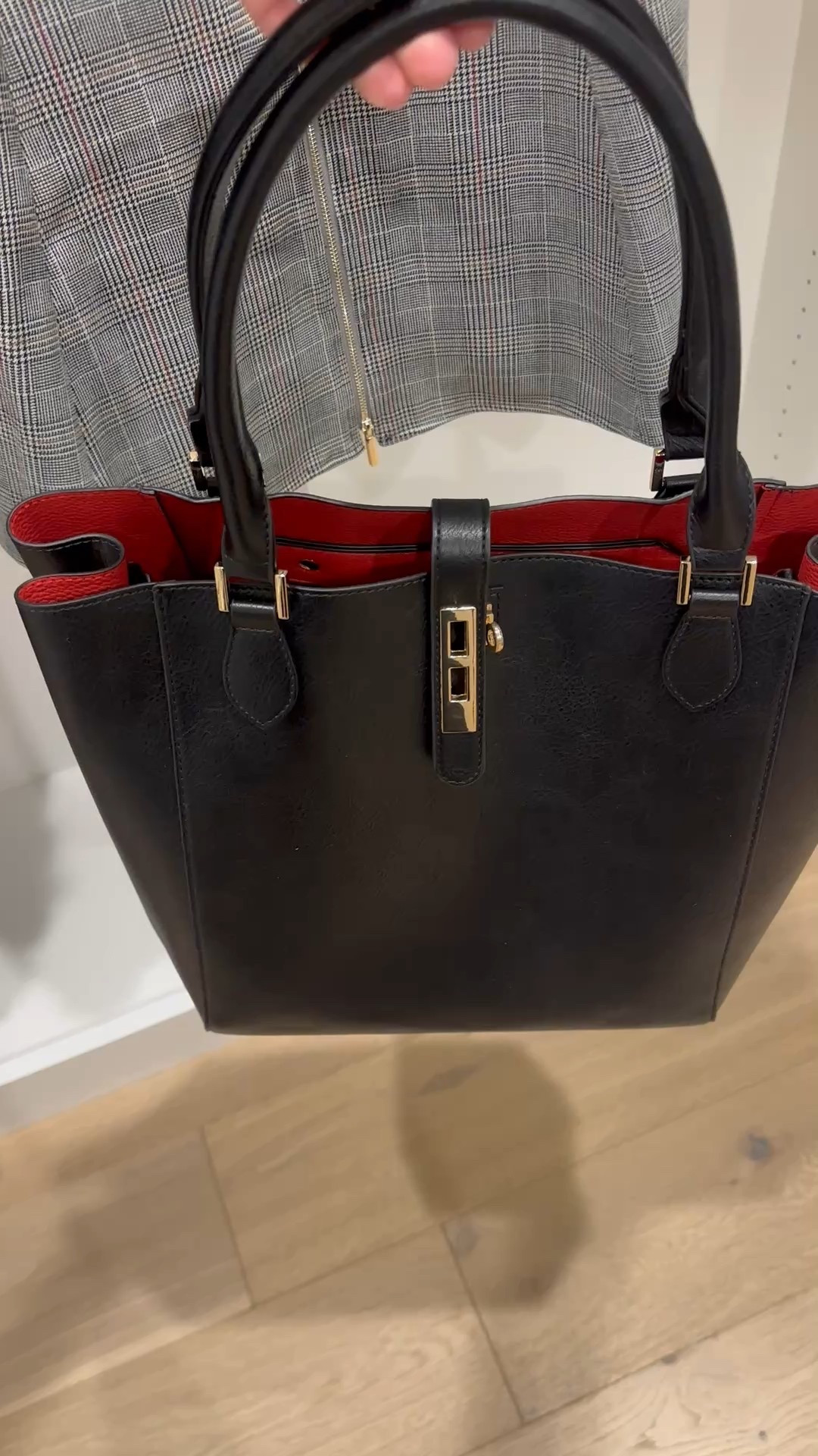 Love this new black tote - big enough to hold all my stuff and laptop. Love the pockets and removable zippered pouch 

Fall handbag/winter handbag 

#LTKSeasonal #LTKFindsUnder50 #LTKItBag