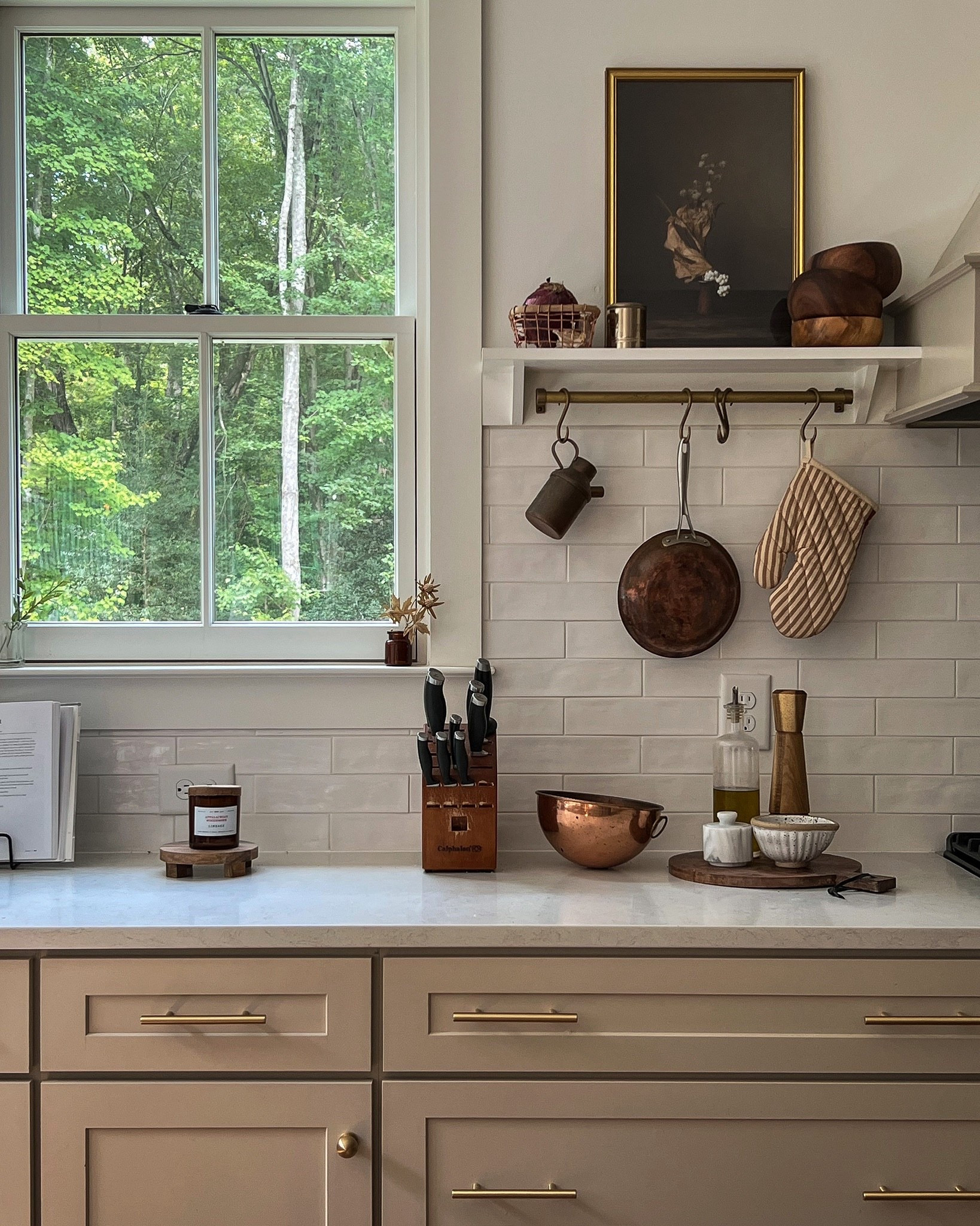 Our kitchen and all of its little details 🤍

#LTKSeasonal #LTKHome #LTKFindsUnder50