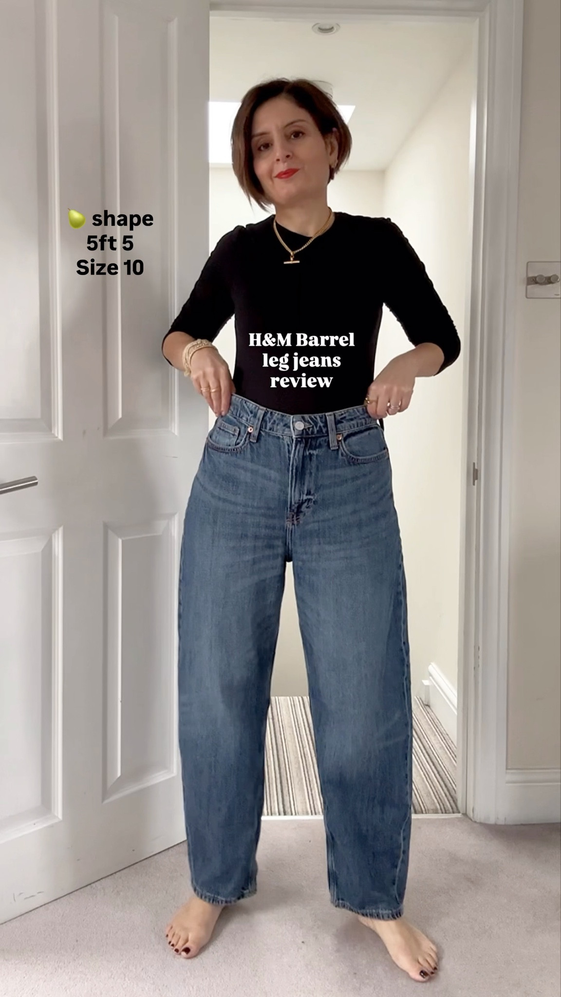 H&M barrel leg jeans - size 10 & Saint + Sofia top - great layering piece - pics show white but the black is available. Wearing the 8  

#LTKuk #LTKeurope #LTKautumn