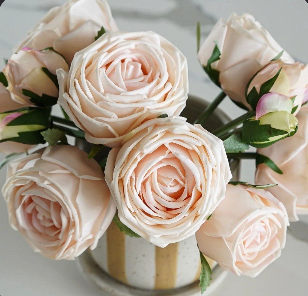 Real Touch Rose Bouquet 
Spring Flowers

#LTKHome #LTKFindsUnder50