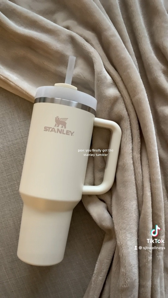 stay hydrated queen 🫶🏽

#LTKfit #LTKbeauty #LTKFind