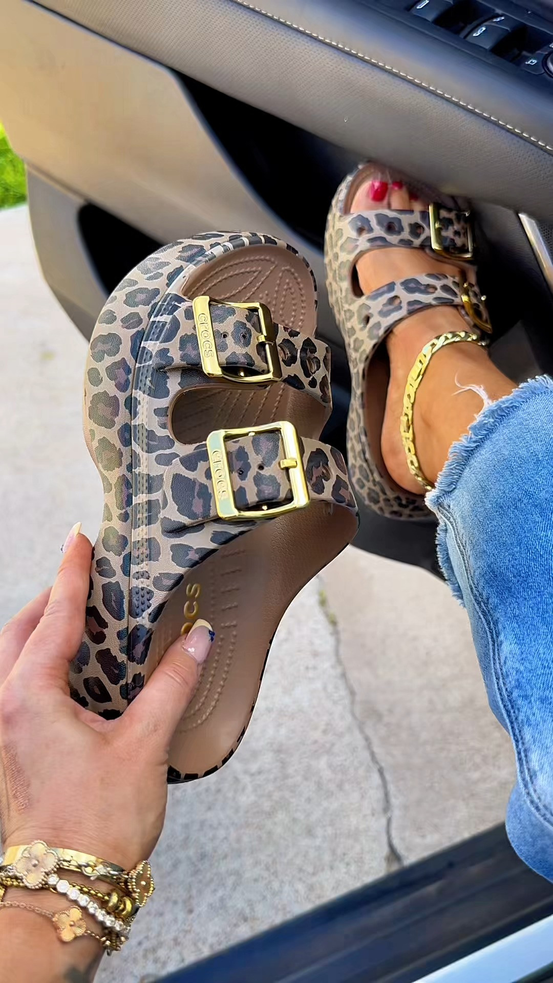 Crocs new leopard Saturday sandals 🖤🤎 #crocs #crocssandals #crocssaturday #leopardcrocs #ad @Crocs  

 #LTKootd #LTKWorkwear #LTKTravel