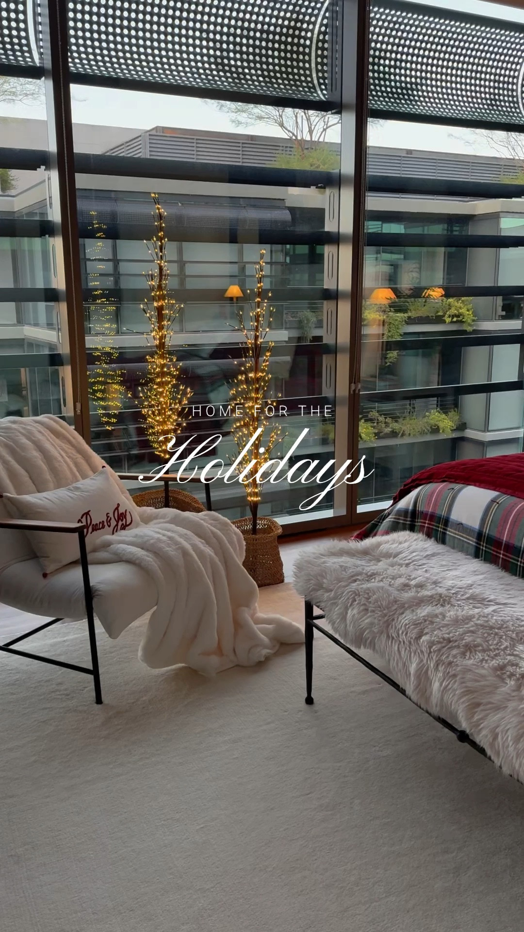 Cozy holiday vibes🎄

Christmas decor, throw blanket, Christmas tree, light up tree, twinkling tree, Christmas pillow, organic modern

#LTKHoliday #LTKStyleTip #LTKHome